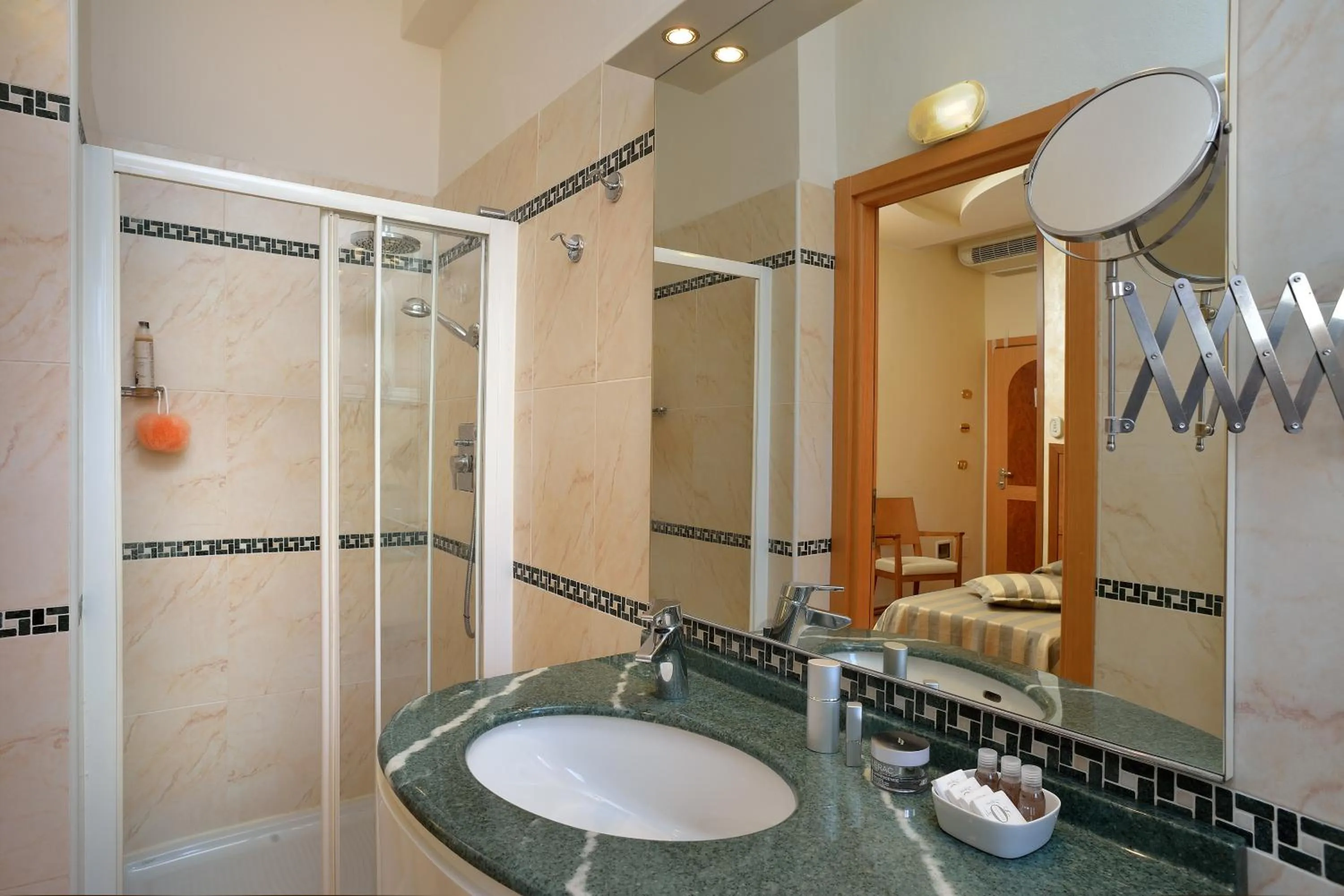 Bathroom in Astor Hotel