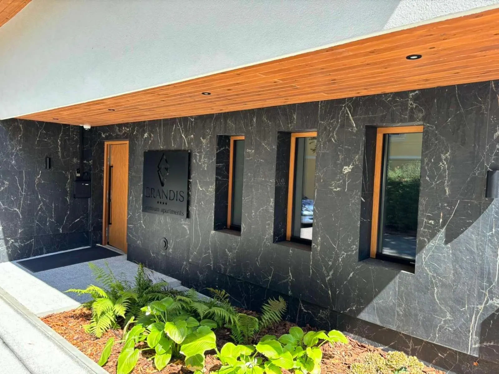 Property building in GRANDIS Premium Apartments