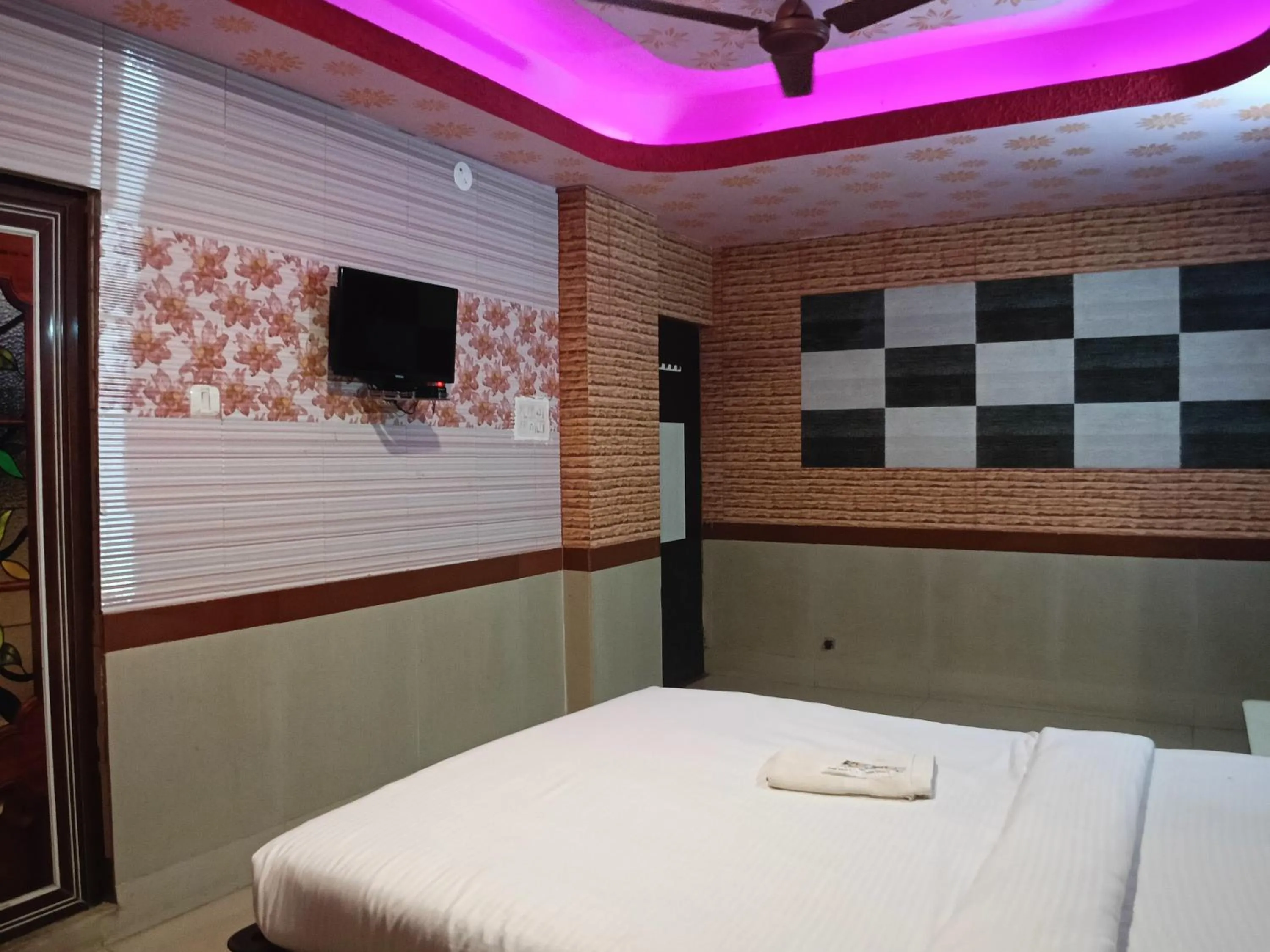 Bed in RESORT K SEA VIEW Digha
