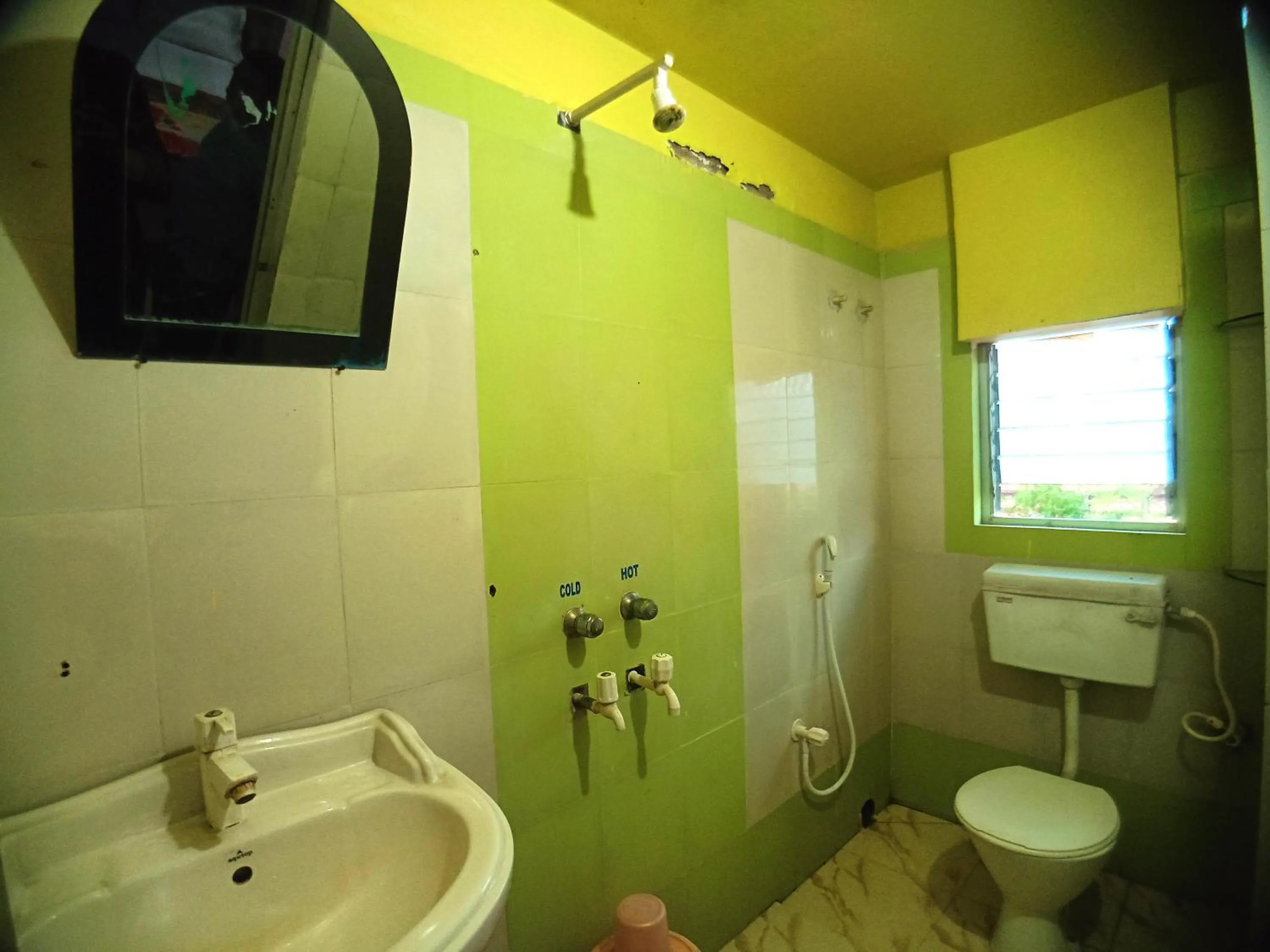 Shower in RESORT K SEA VIEW Digha