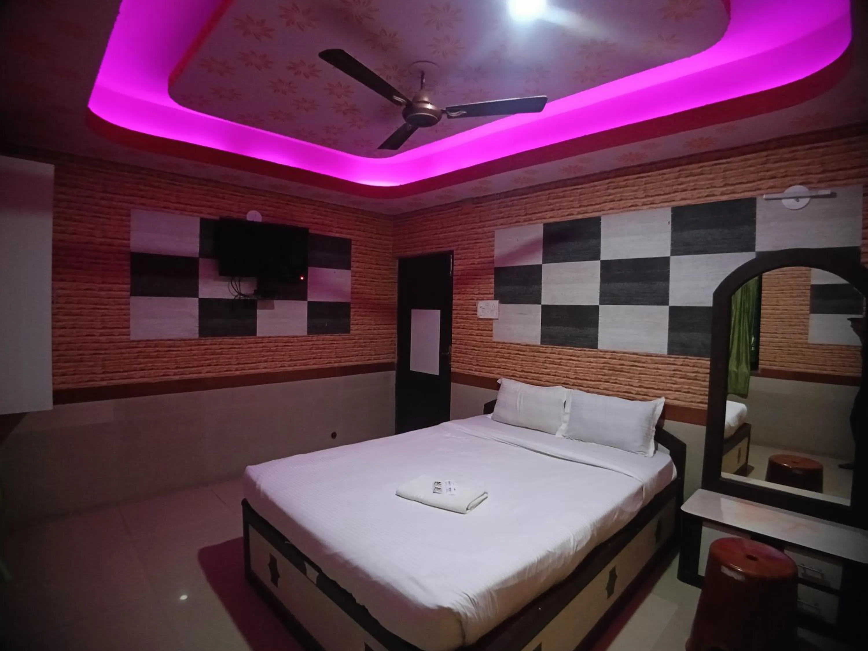 Bed in RESORT K SEA VIEW Digha