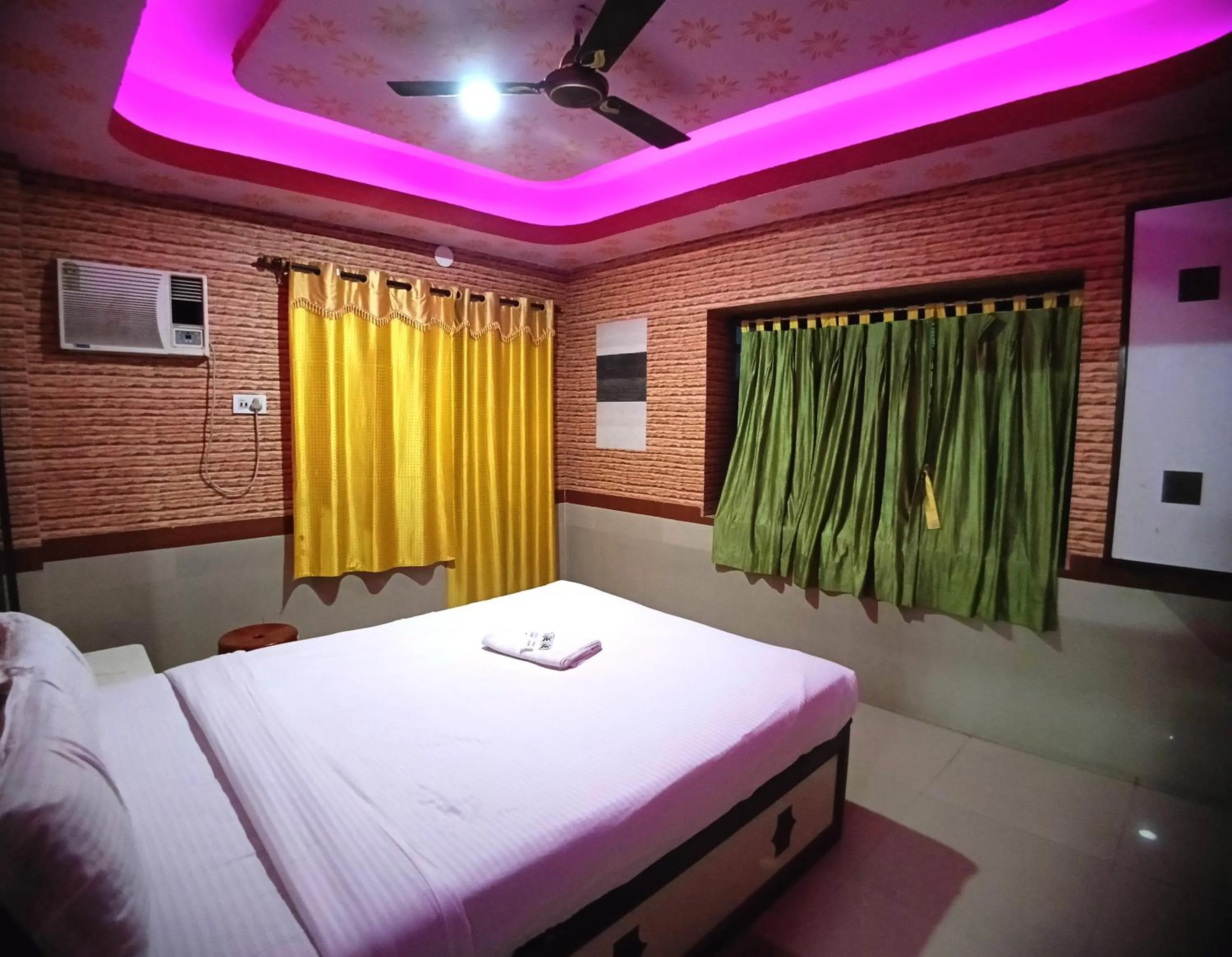 Bed in RESORT K SEA VIEW Digha