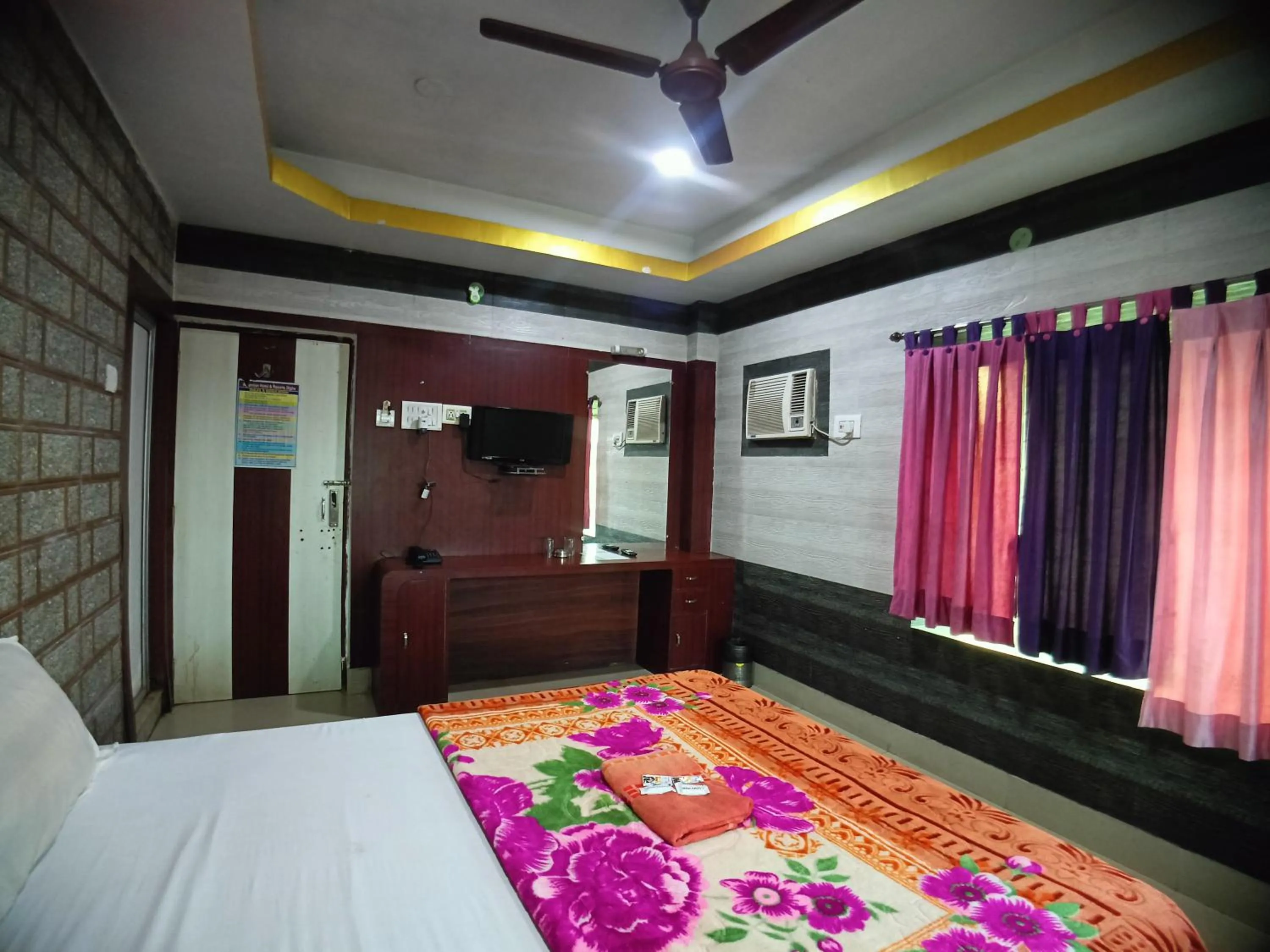 Bed in RESORT K SEA VIEW Digha