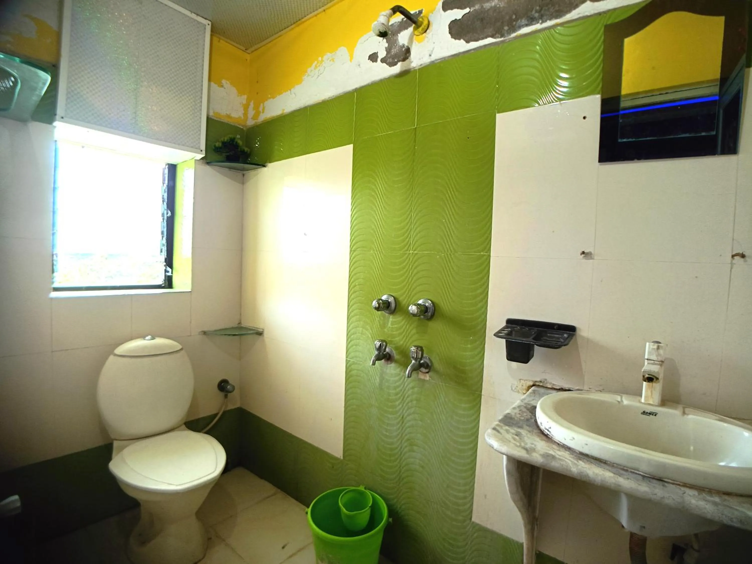Shower in RESORT K SEA VIEW Digha