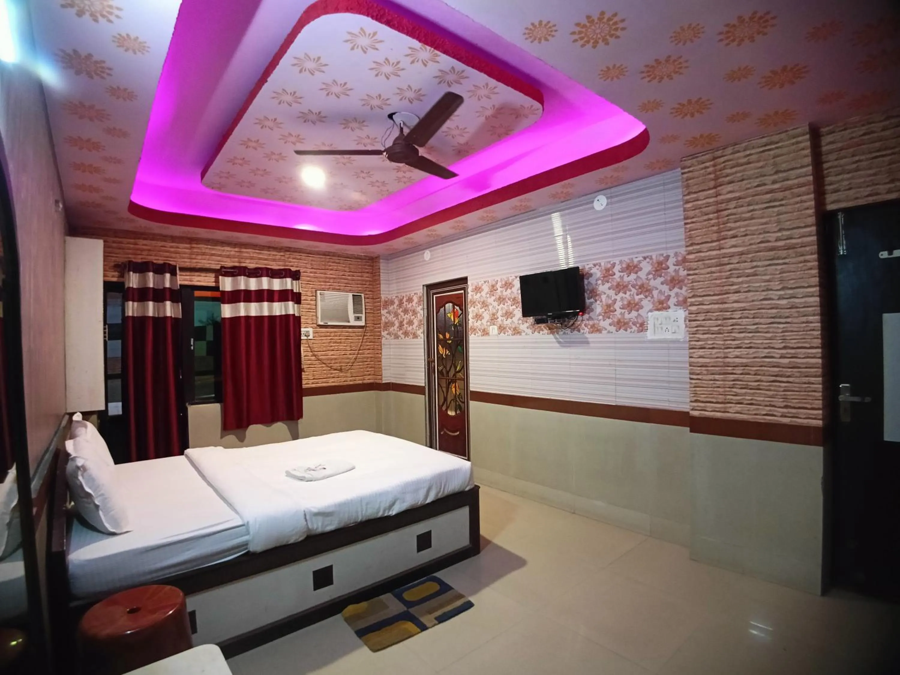 Bed in RESORT K SEA VIEW Digha