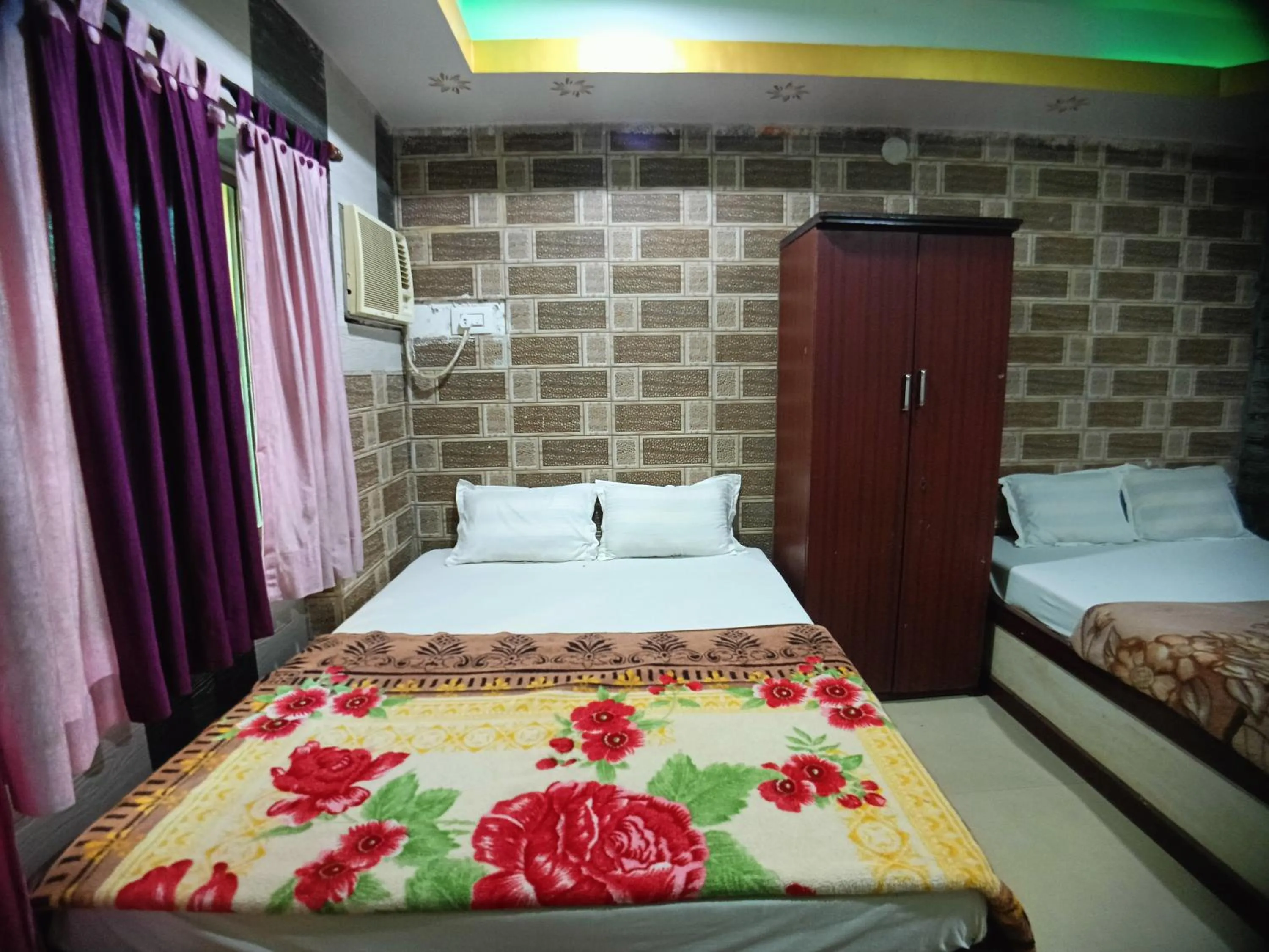 Bed in RESORT K SEA VIEW Digha