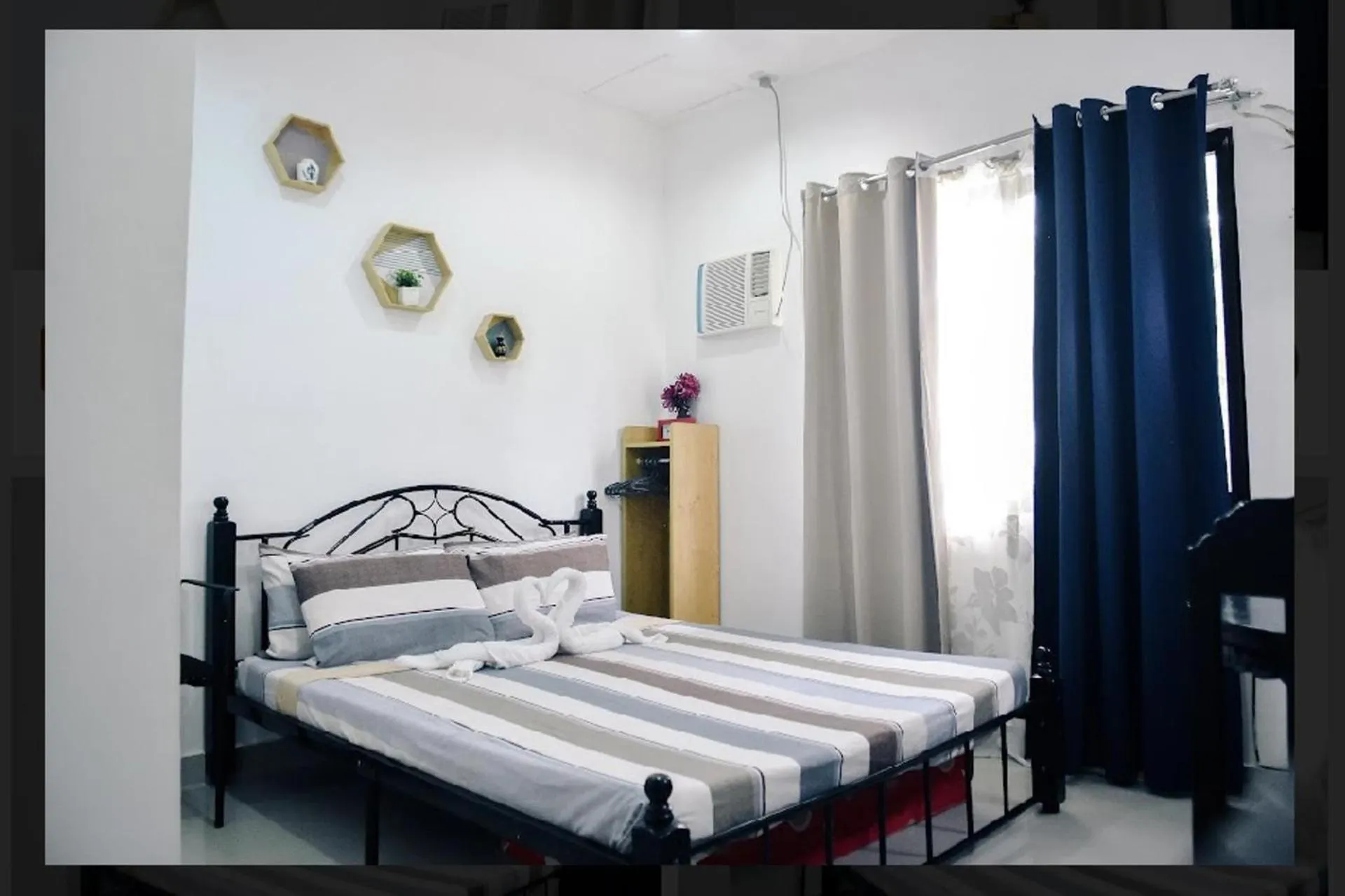 Bed in ZEN Rooms MJD Puerto Galera