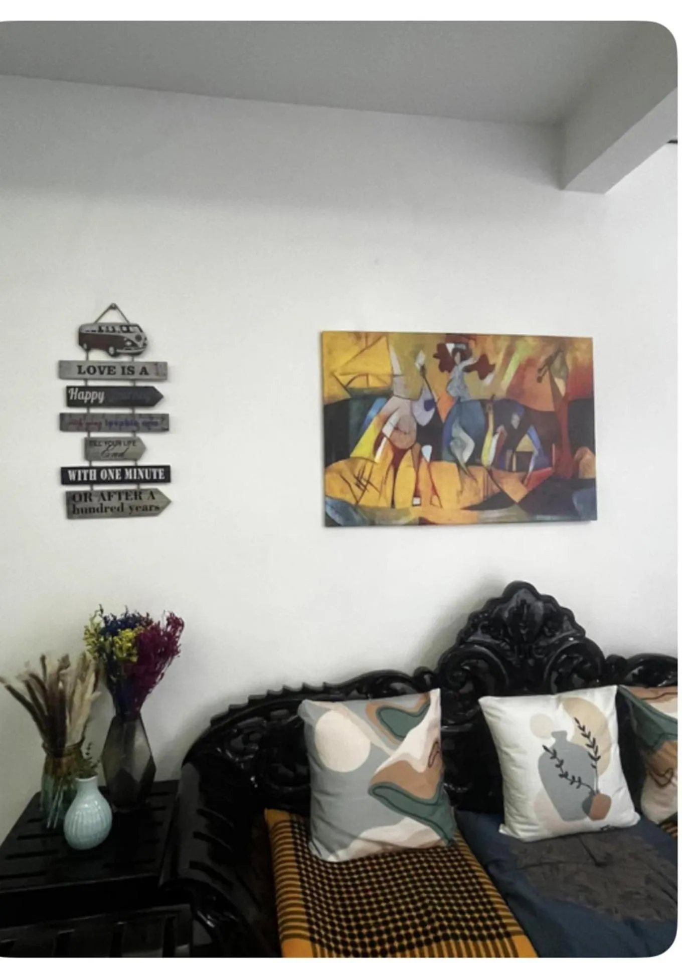 Living room in ZEN Rooms MJD Puerto Galera