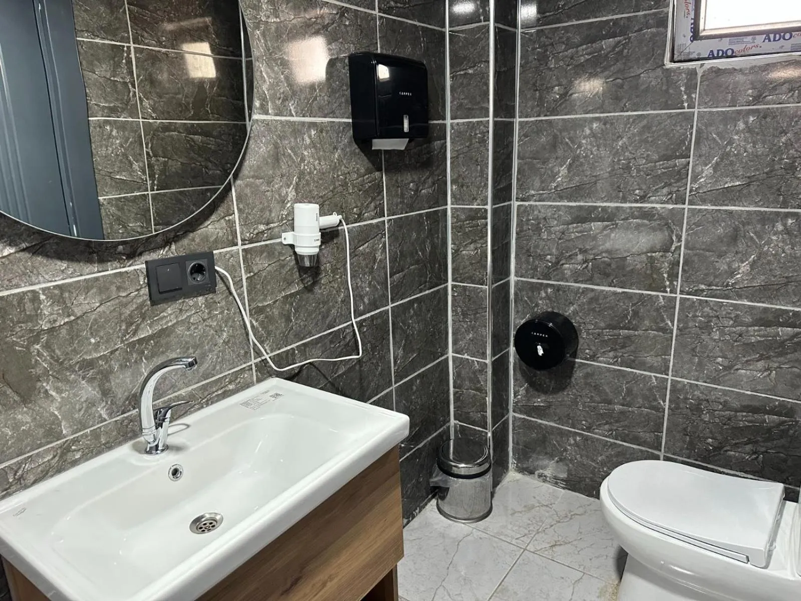 Bathroom in Pars Palas Hotel