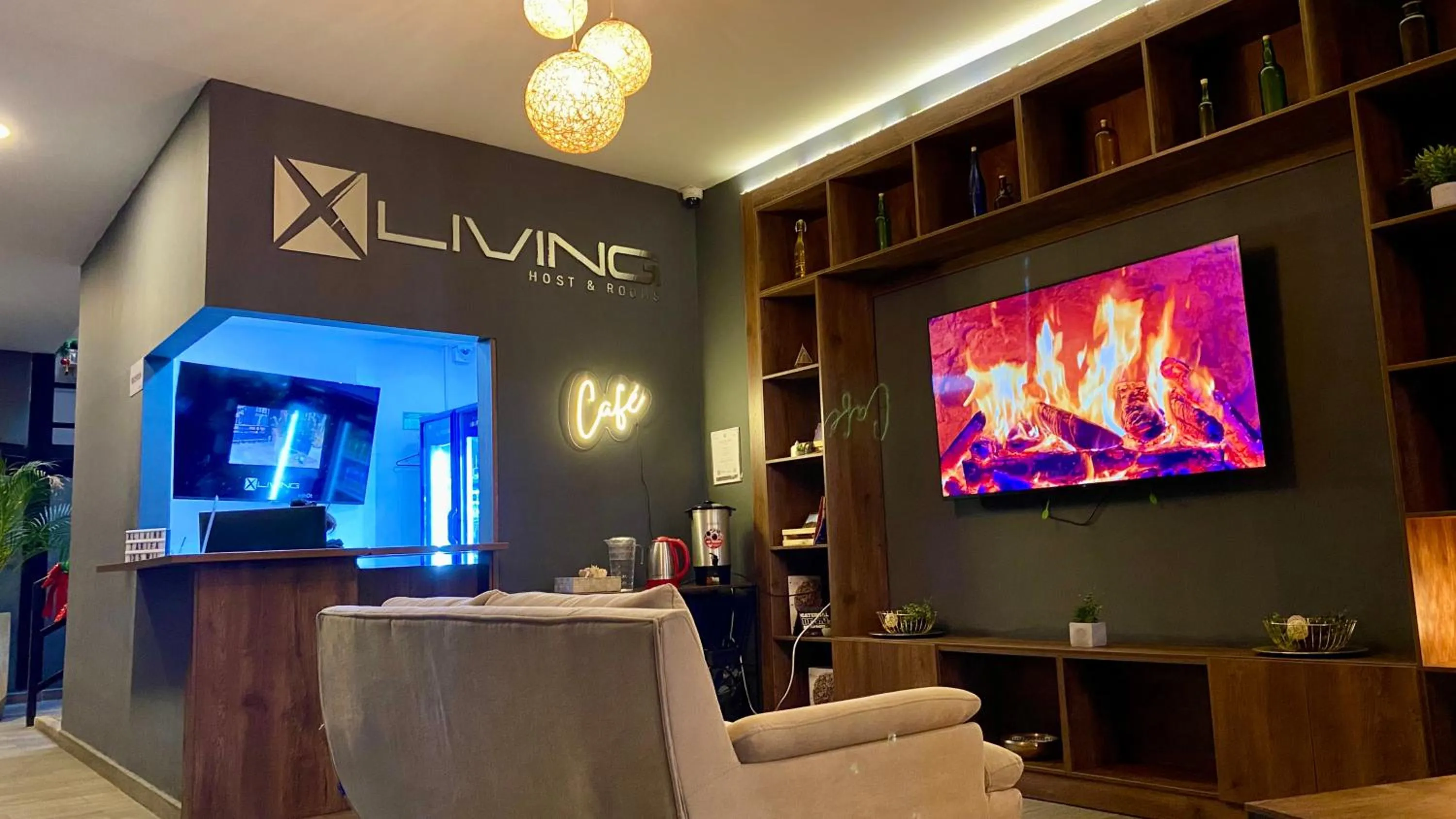 Xliving Host and Rooms