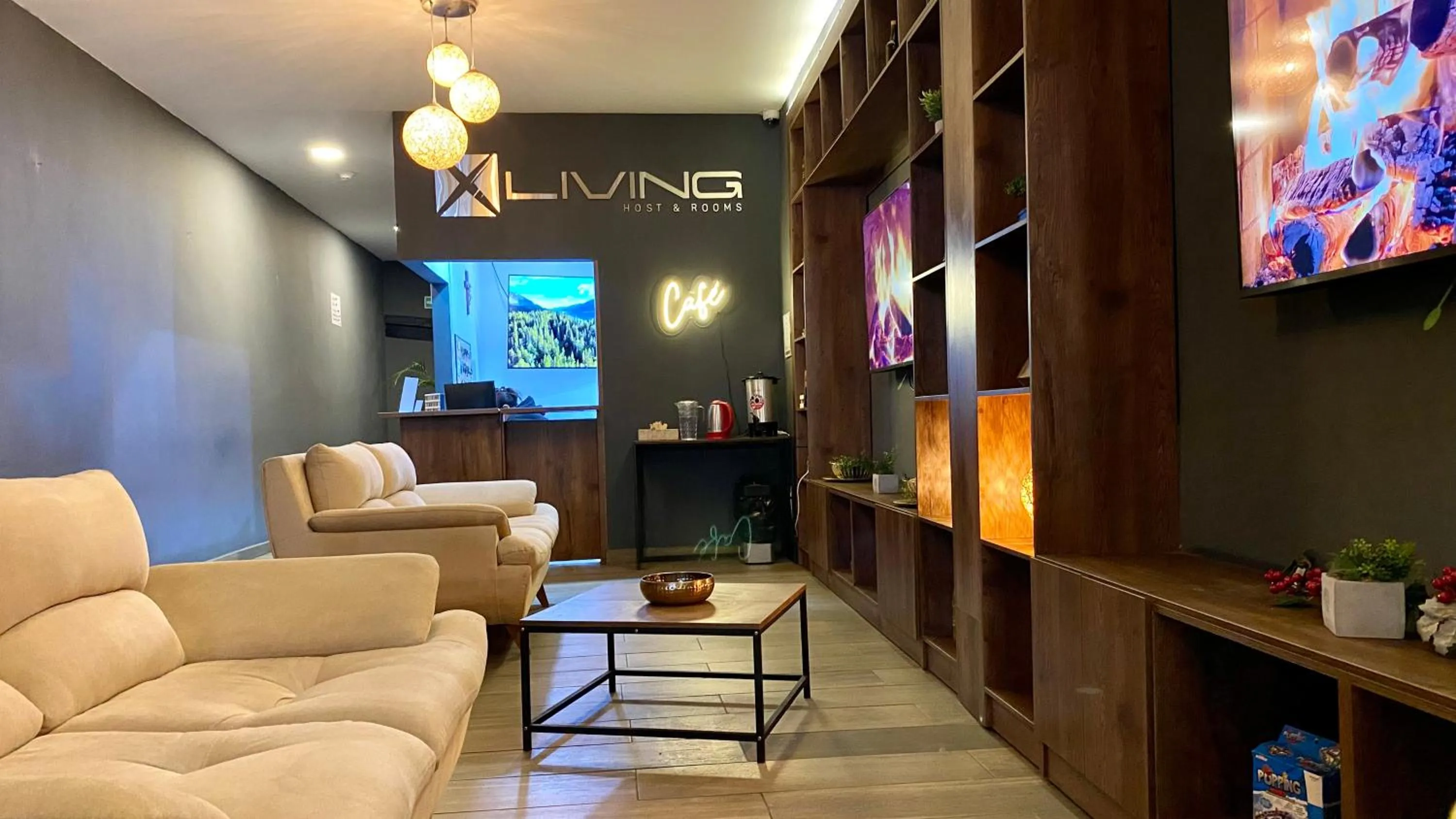Xliving Host and Rooms
