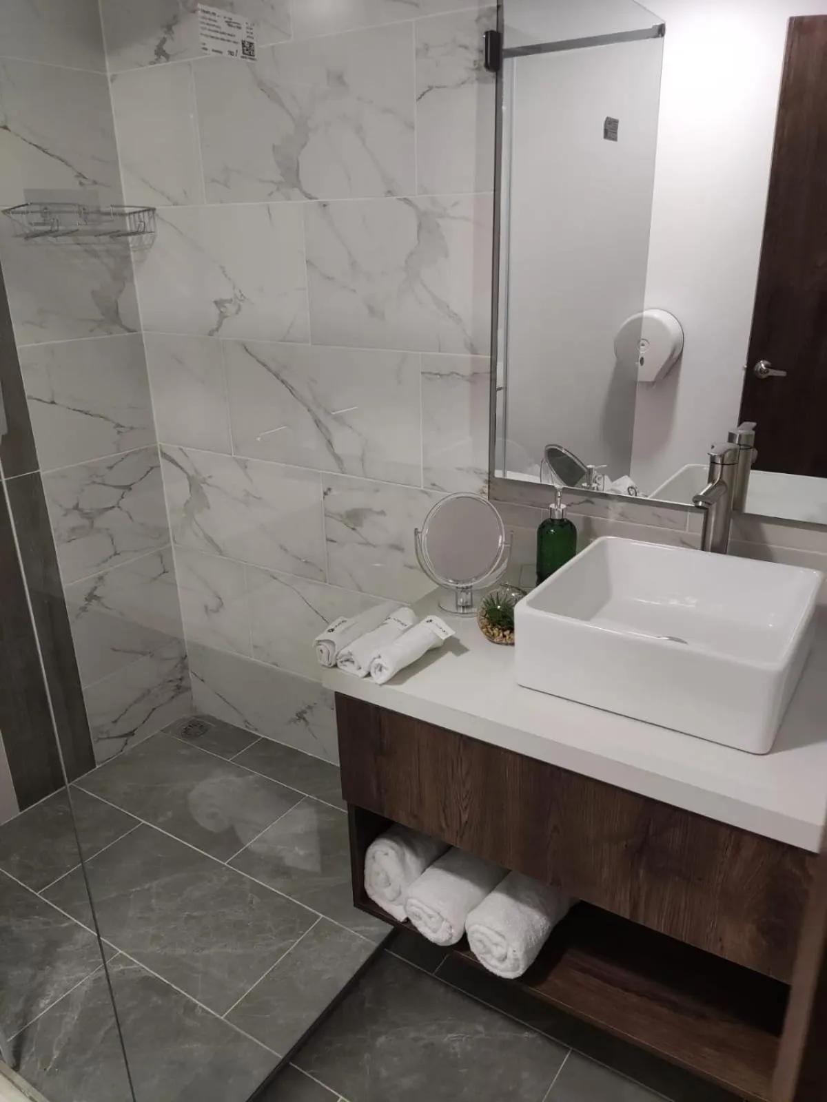 Xliving Host and Rooms