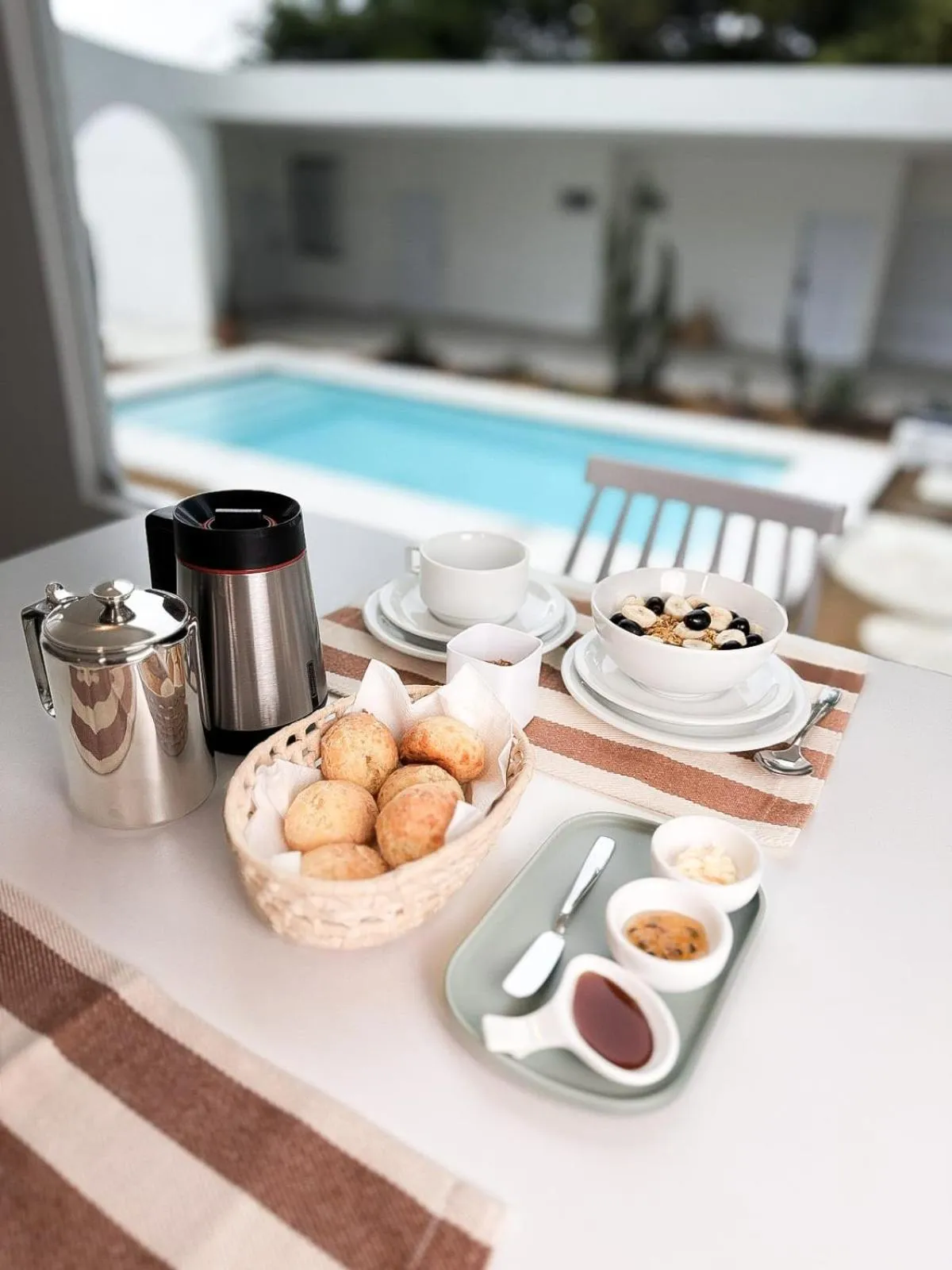 Restaurant/places to eat in Roka Hotel Boutique