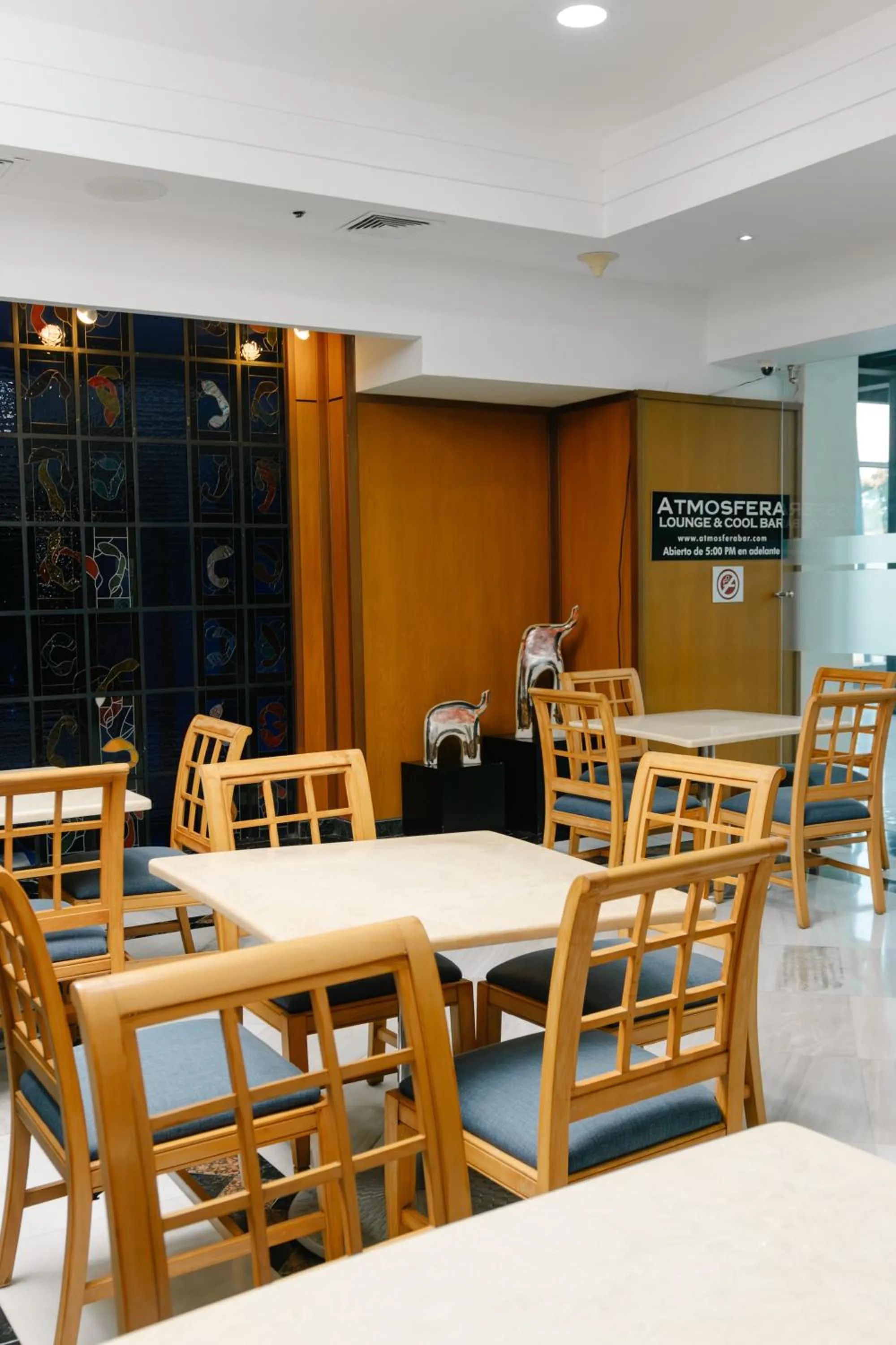 Restaurant/places to eat in Intercity Tower Hotels