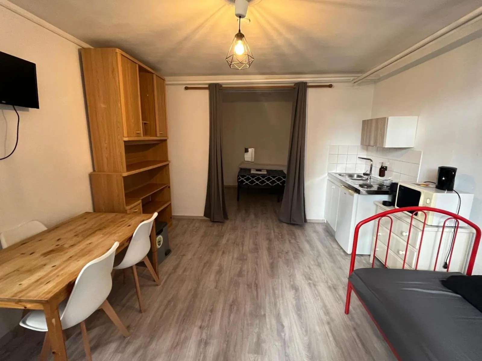 Coffee/tea facilities in European District Hostel