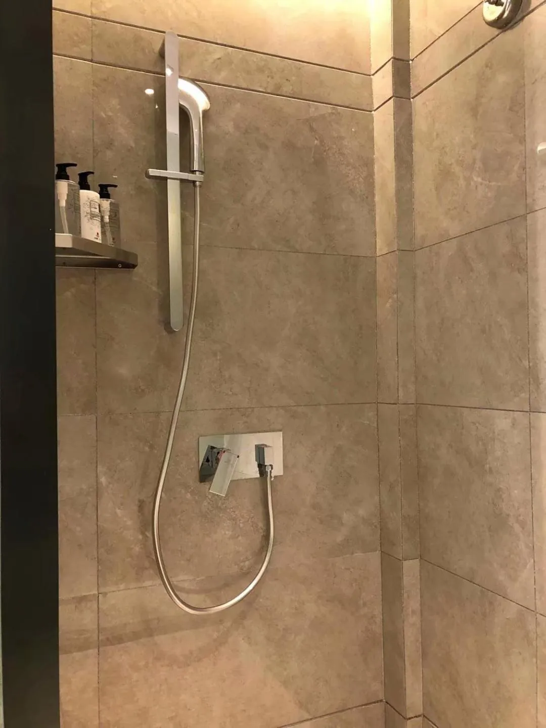 Echarm Hotel - Wuhan University Hongshan Square Metro Station