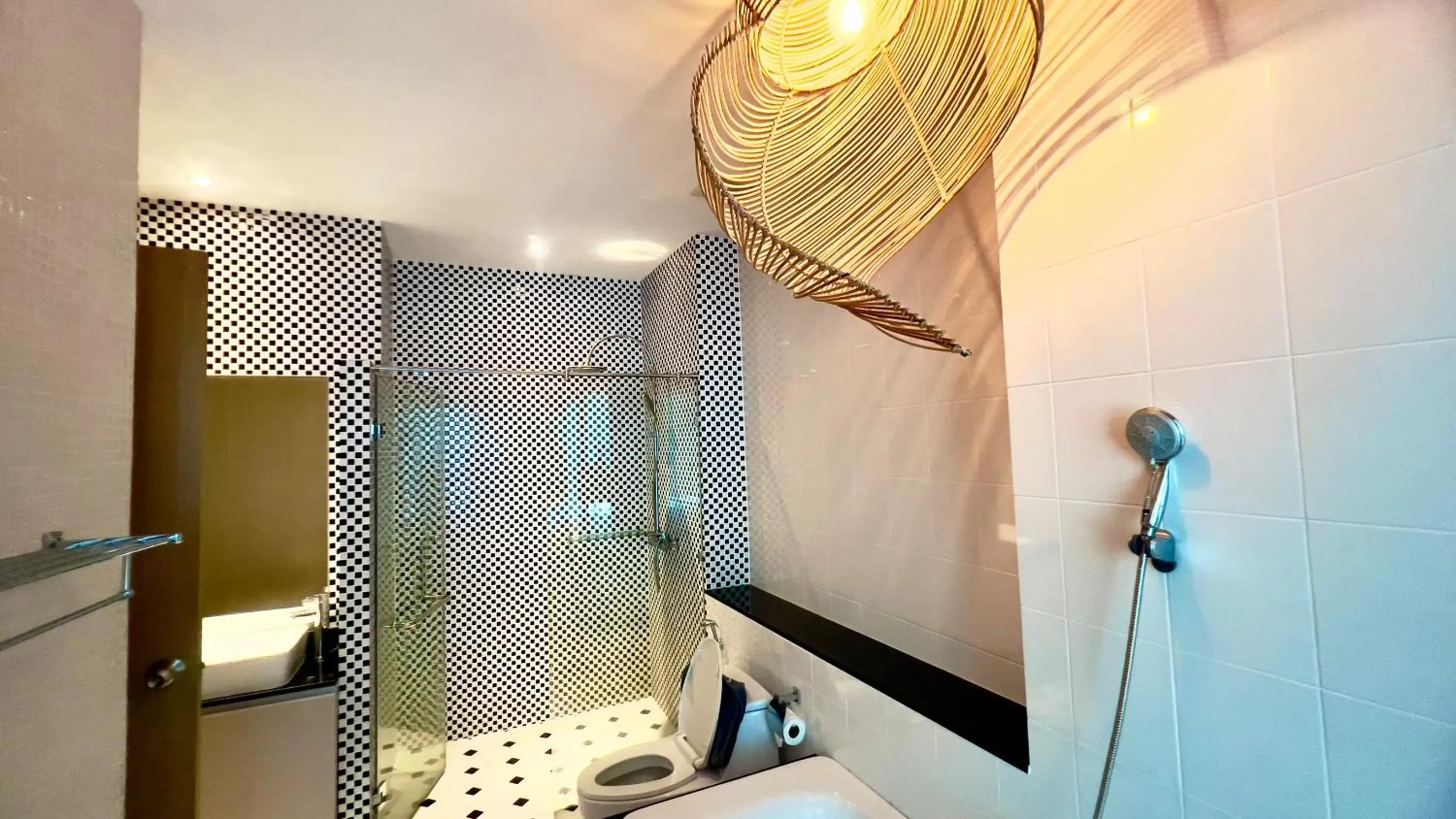 Toilet in Grand Kamala Falls