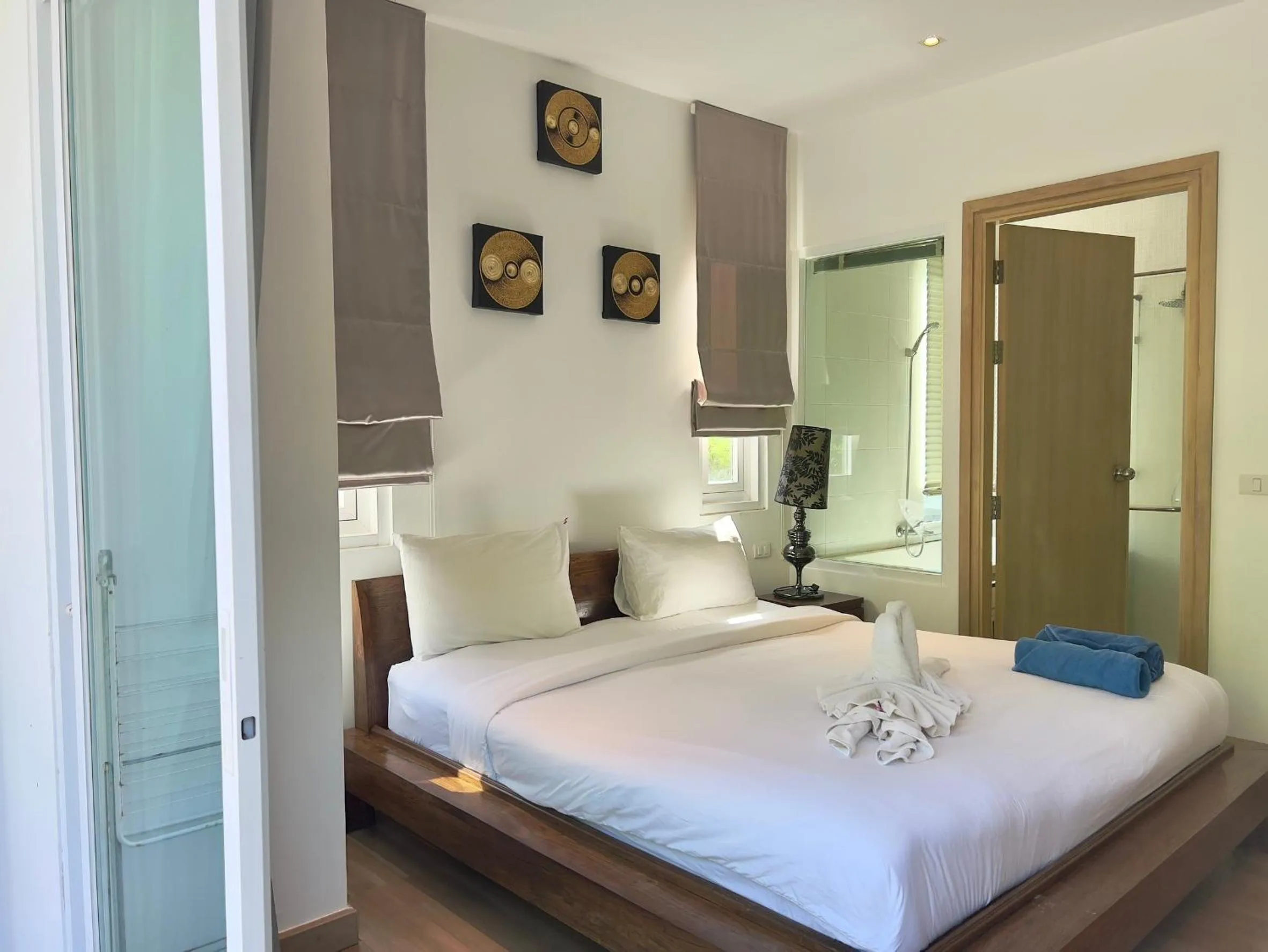 Bed in Grand Kamala Falls