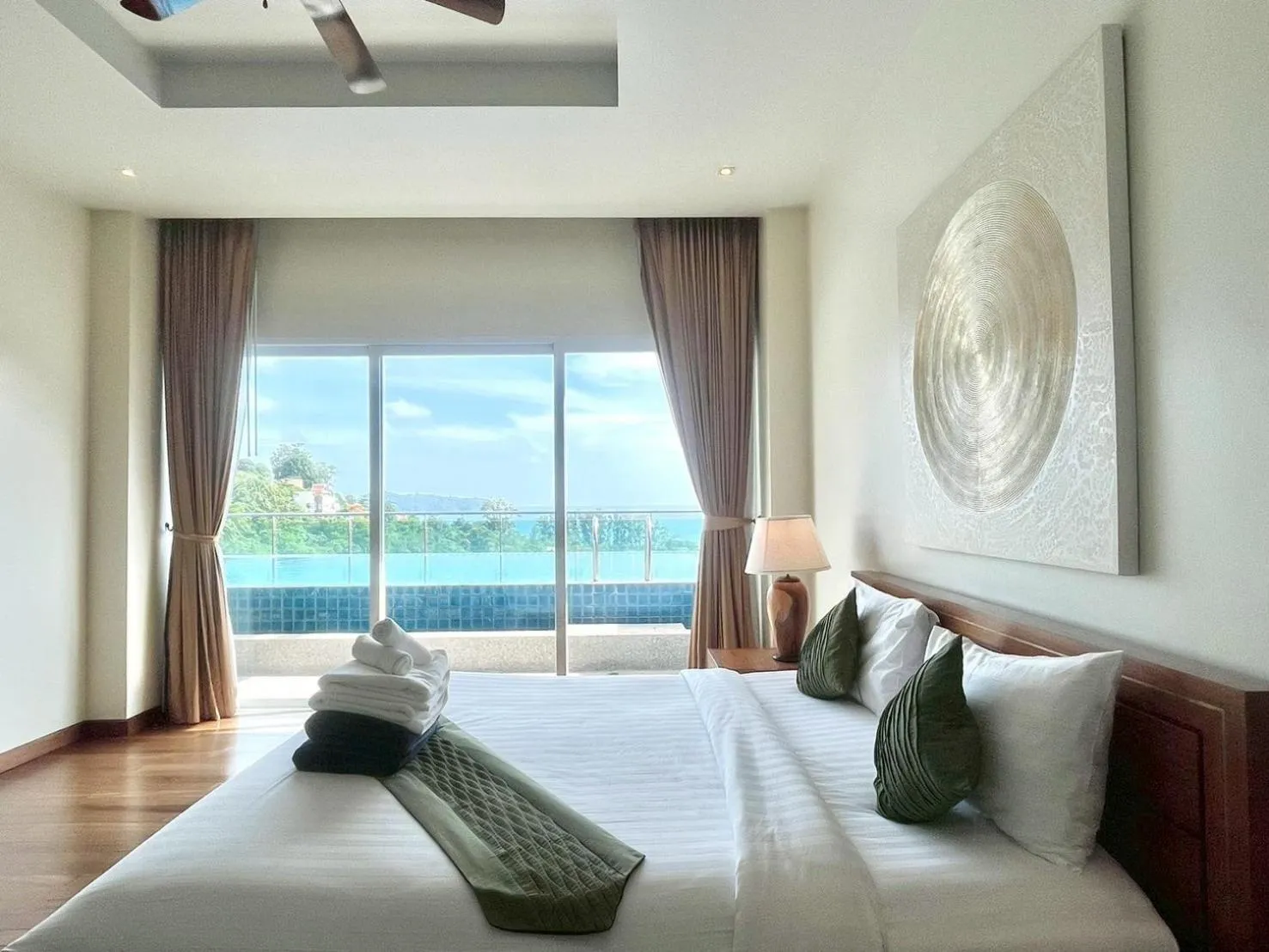 Bed in Grand Kamala Falls