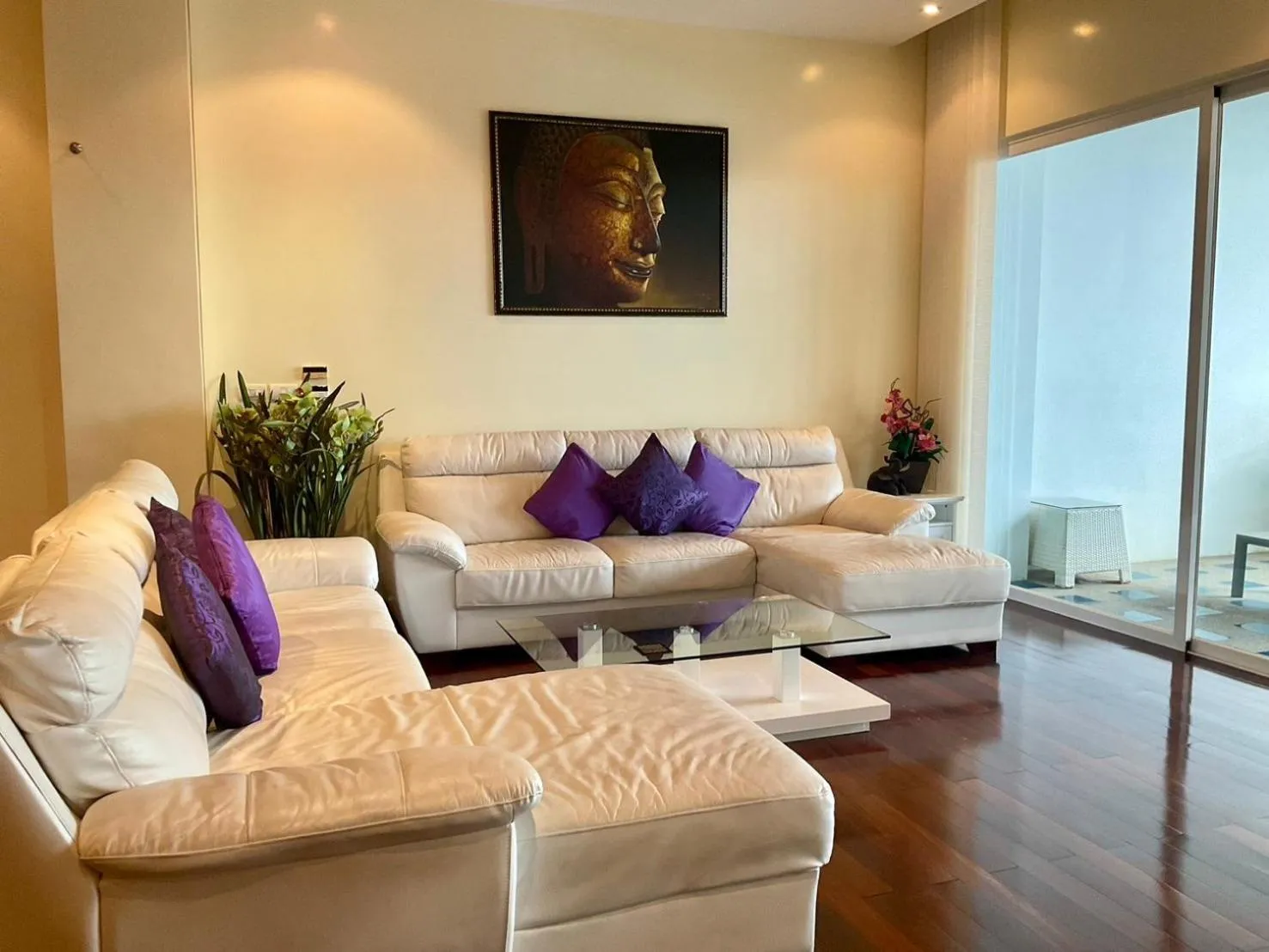 Living room in Grand Kamala Falls