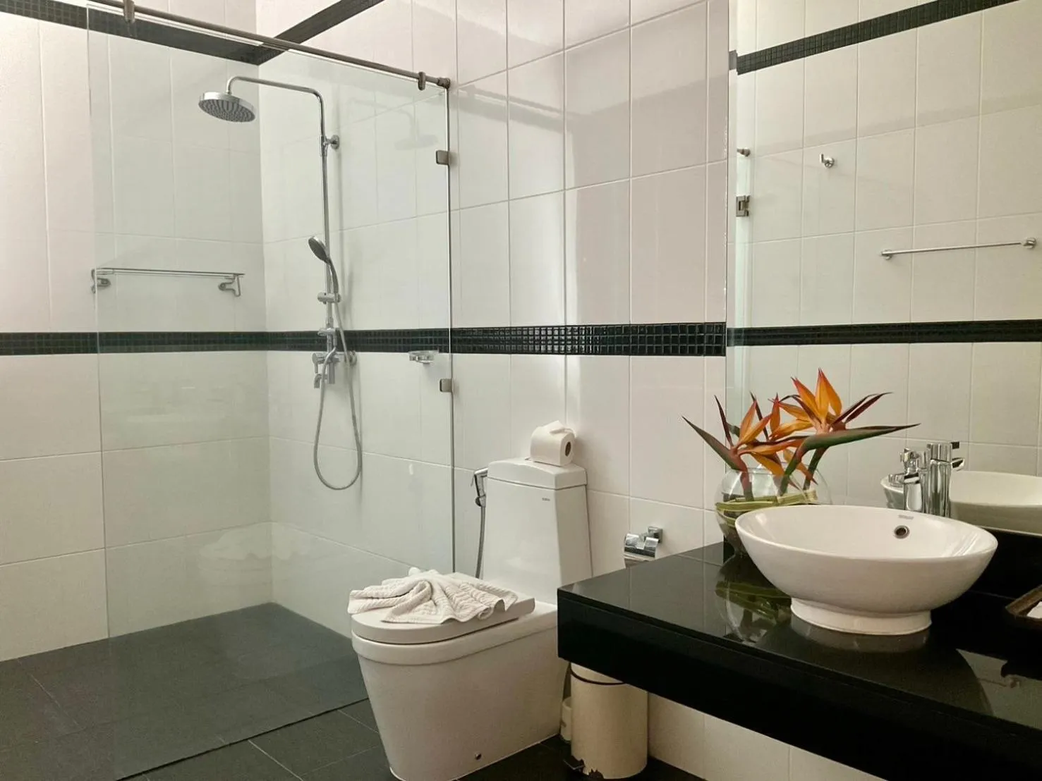 Bathroom in Grand Kamala Falls