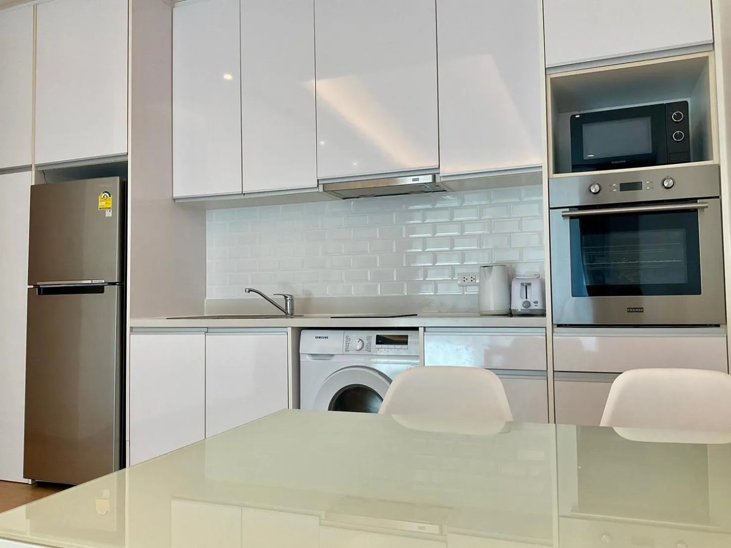 Kitchen or kitchenette in Grand Kamala Falls