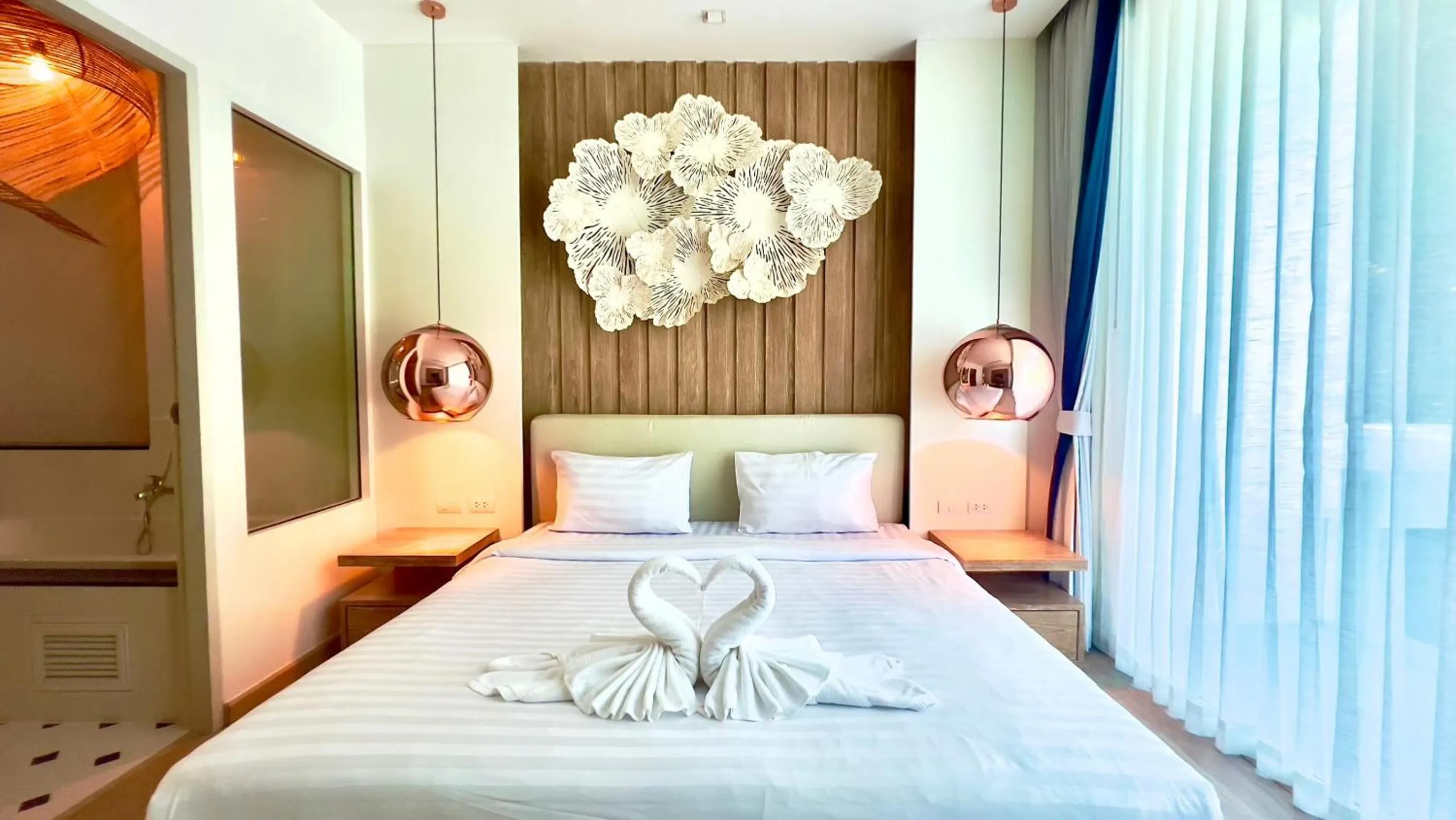 Bed in Grand Kamala Falls