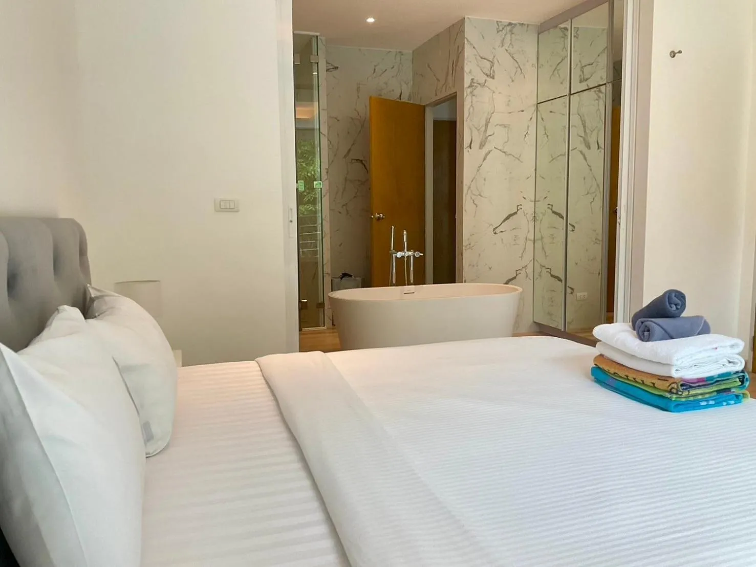 Bed in Grand Kamala Falls