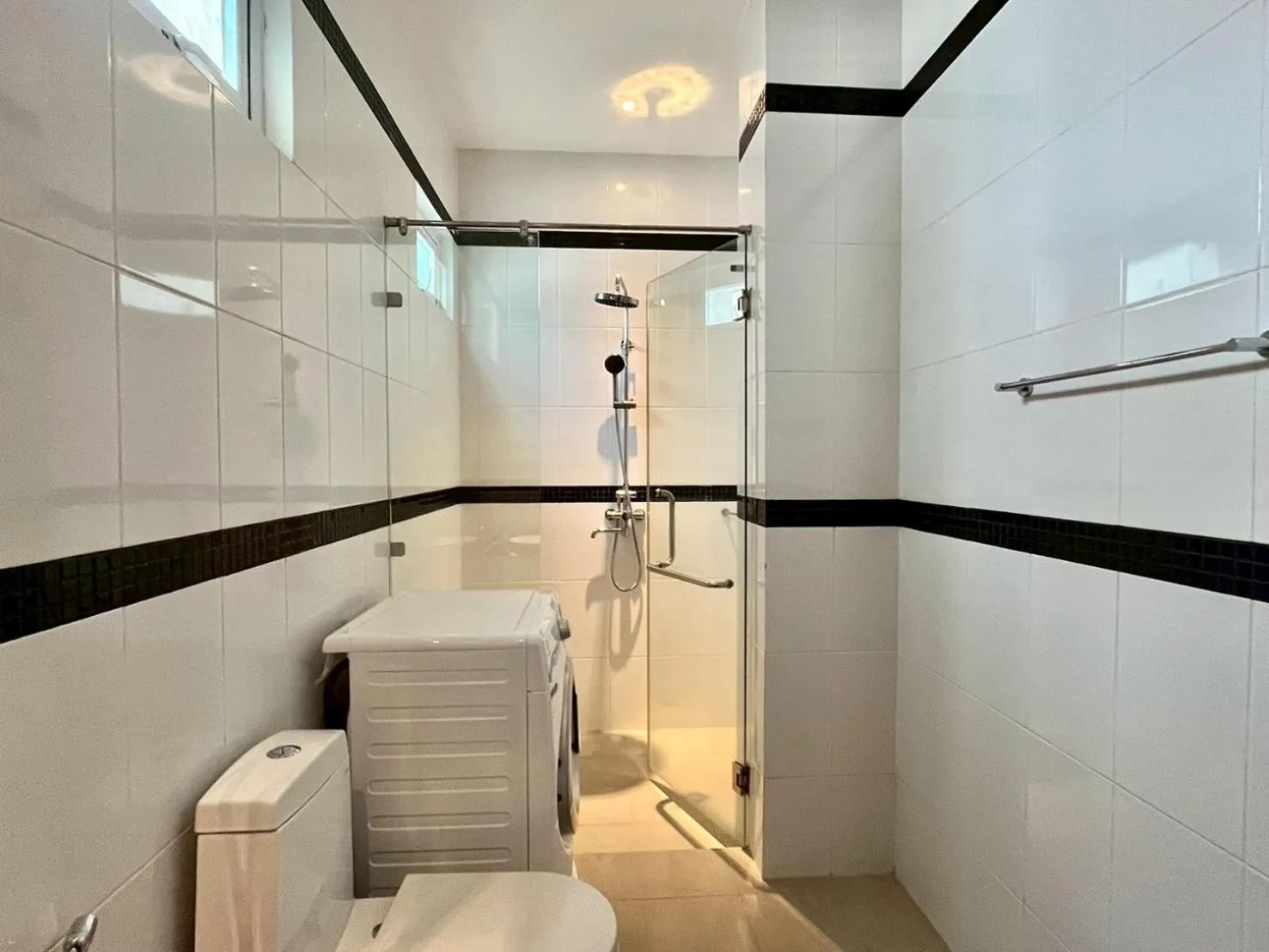 Shower in Grand Kamala Falls