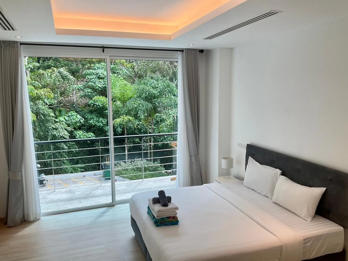 Bed in Grand Kamala Falls