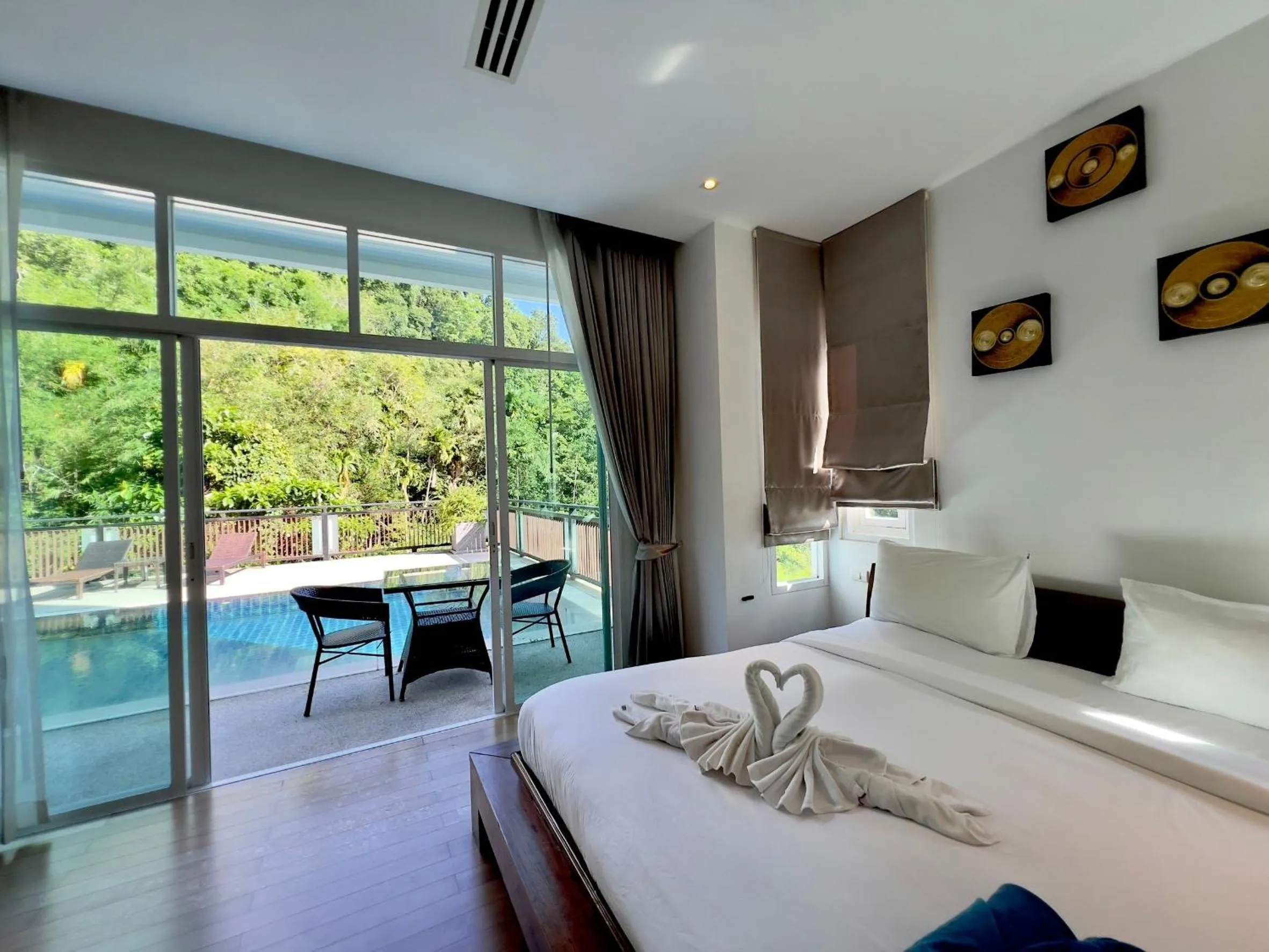 Bed in Grand Kamala Falls