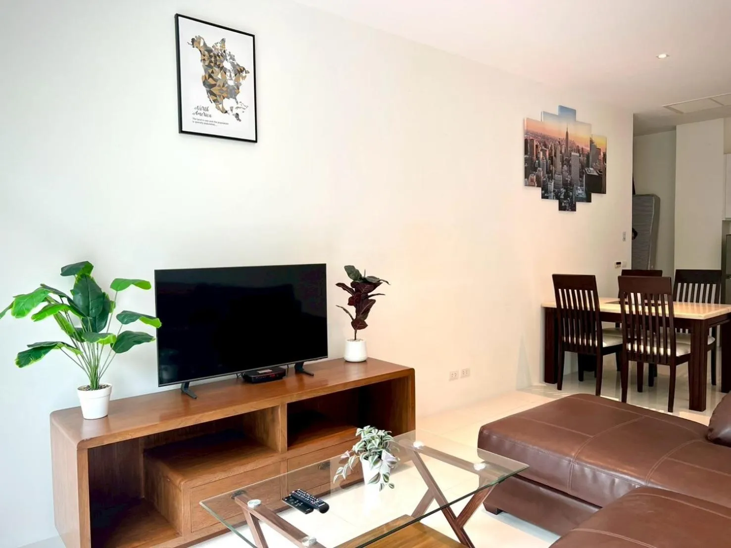 Communal lounge/ TV room in Grand Kamala Falls