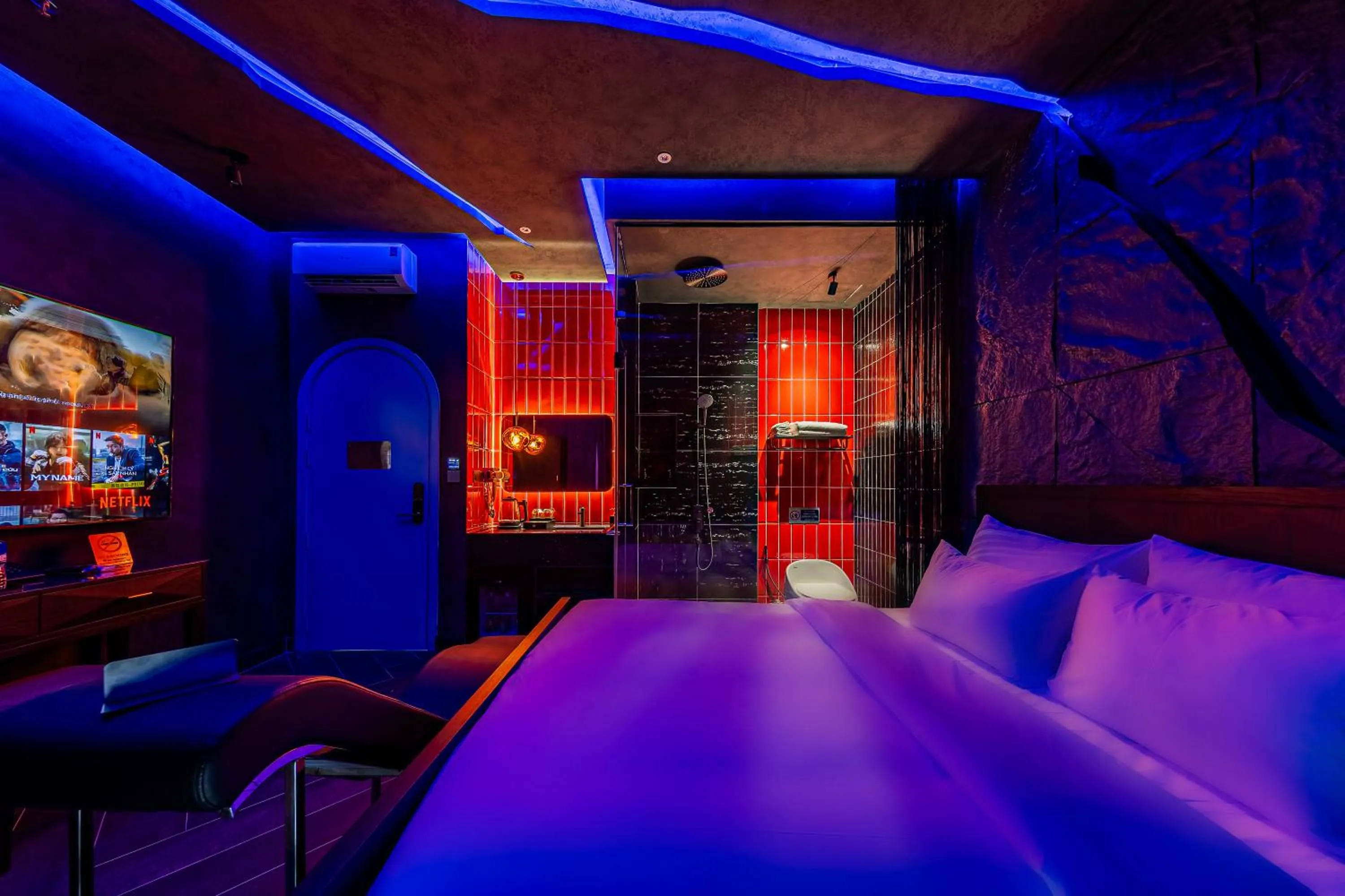 Photo of the whole room, Bed in Pynt Hotel 2