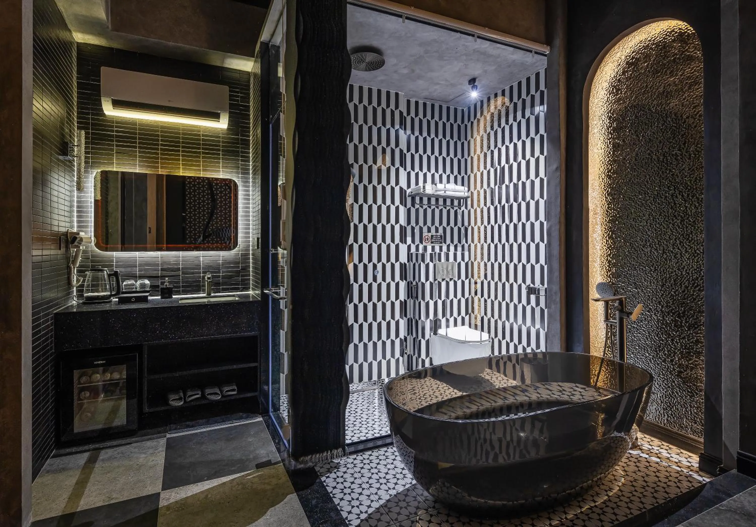 Bath in Pynt Hotel 2