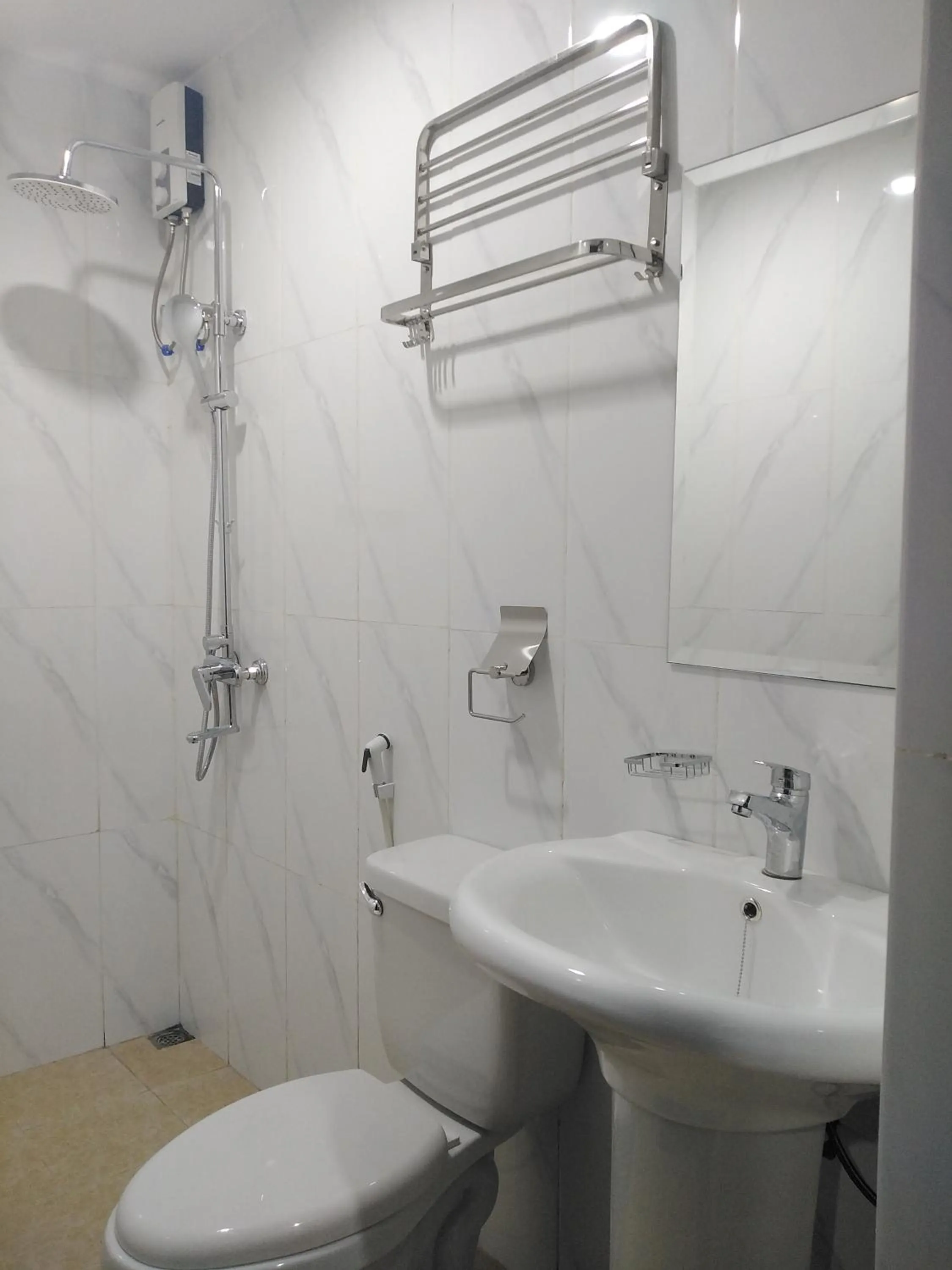 Bathroom in Asia Jem Hotel - BAYAWAN