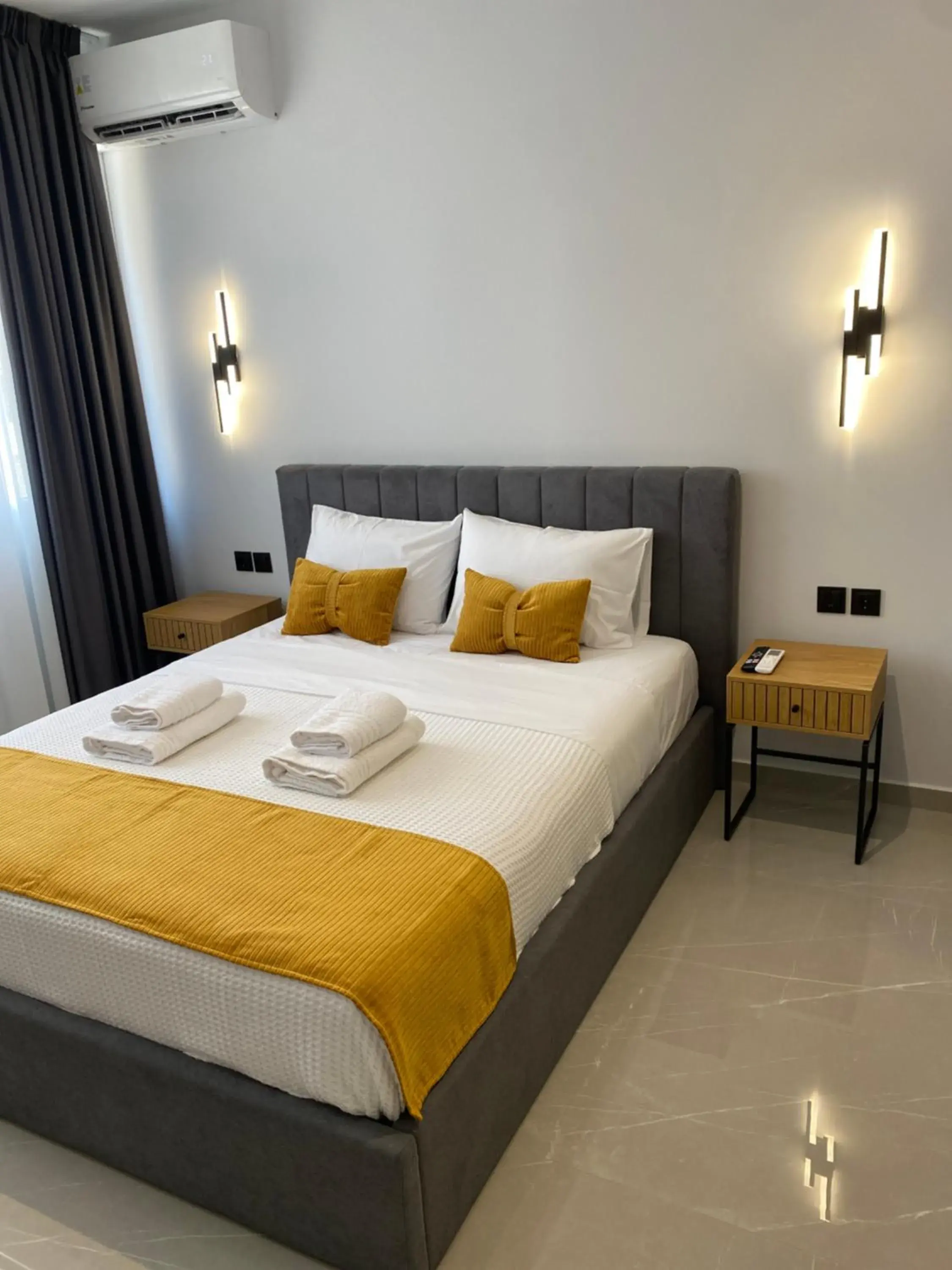 Deluxe Quadruple Room in Thess Living Suites Deluxe Quadruple Room in Thess Living Suites
