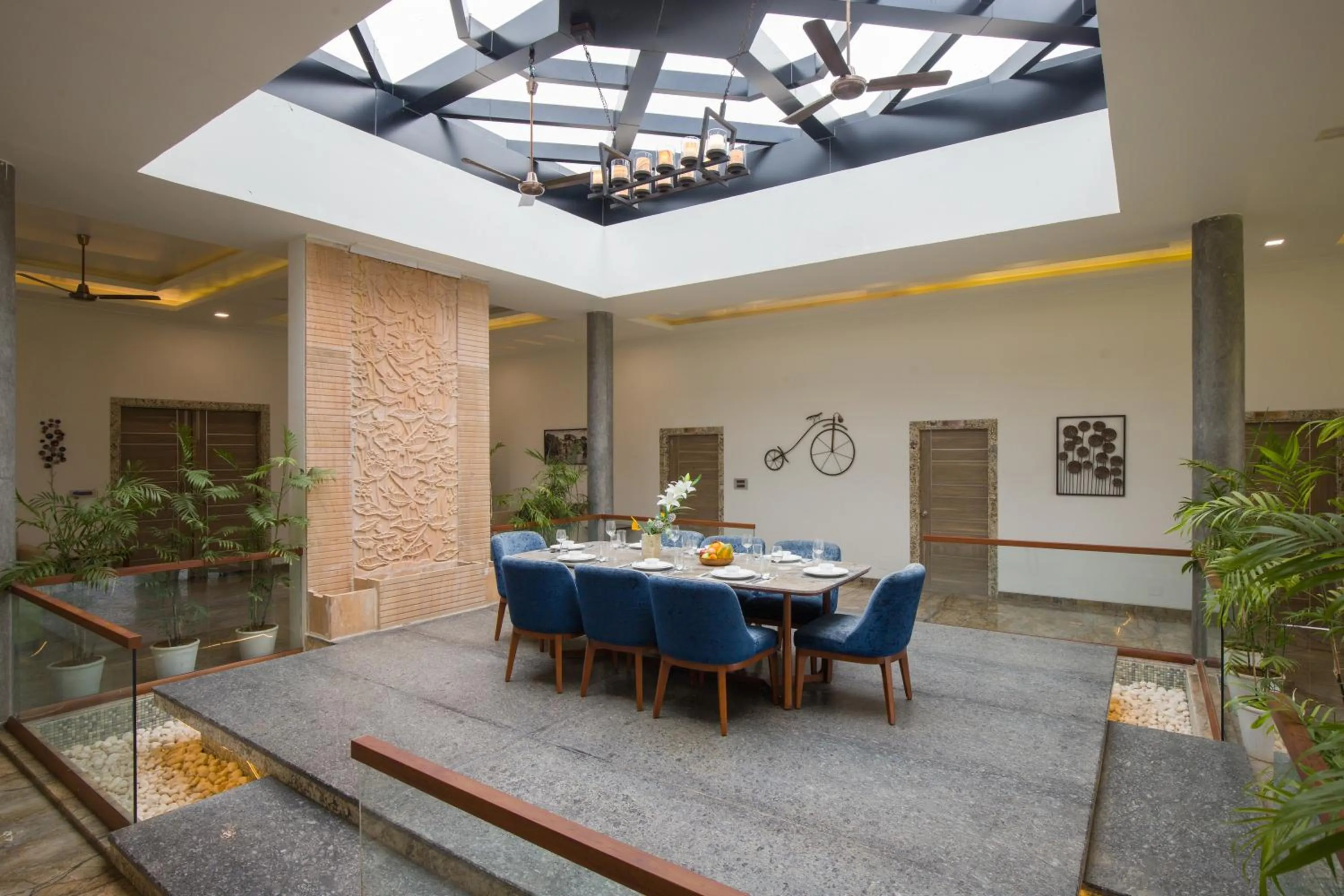 Living room in ELIVAAS Shourya Celesta Luxe 3BHK Villa with Pvt Pool, Udaipur