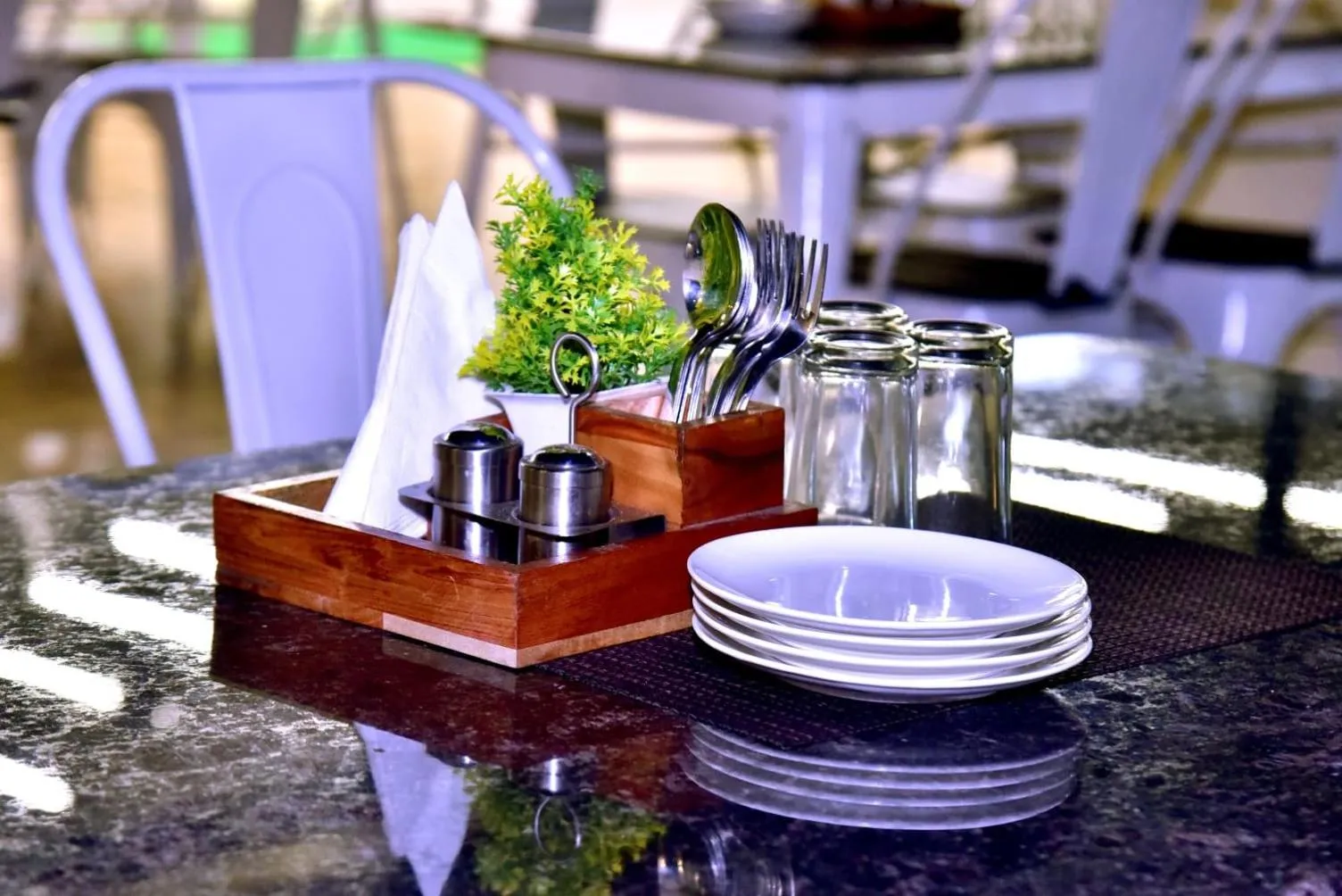 Restaurant/places to eat in Hotel Wing Orbit