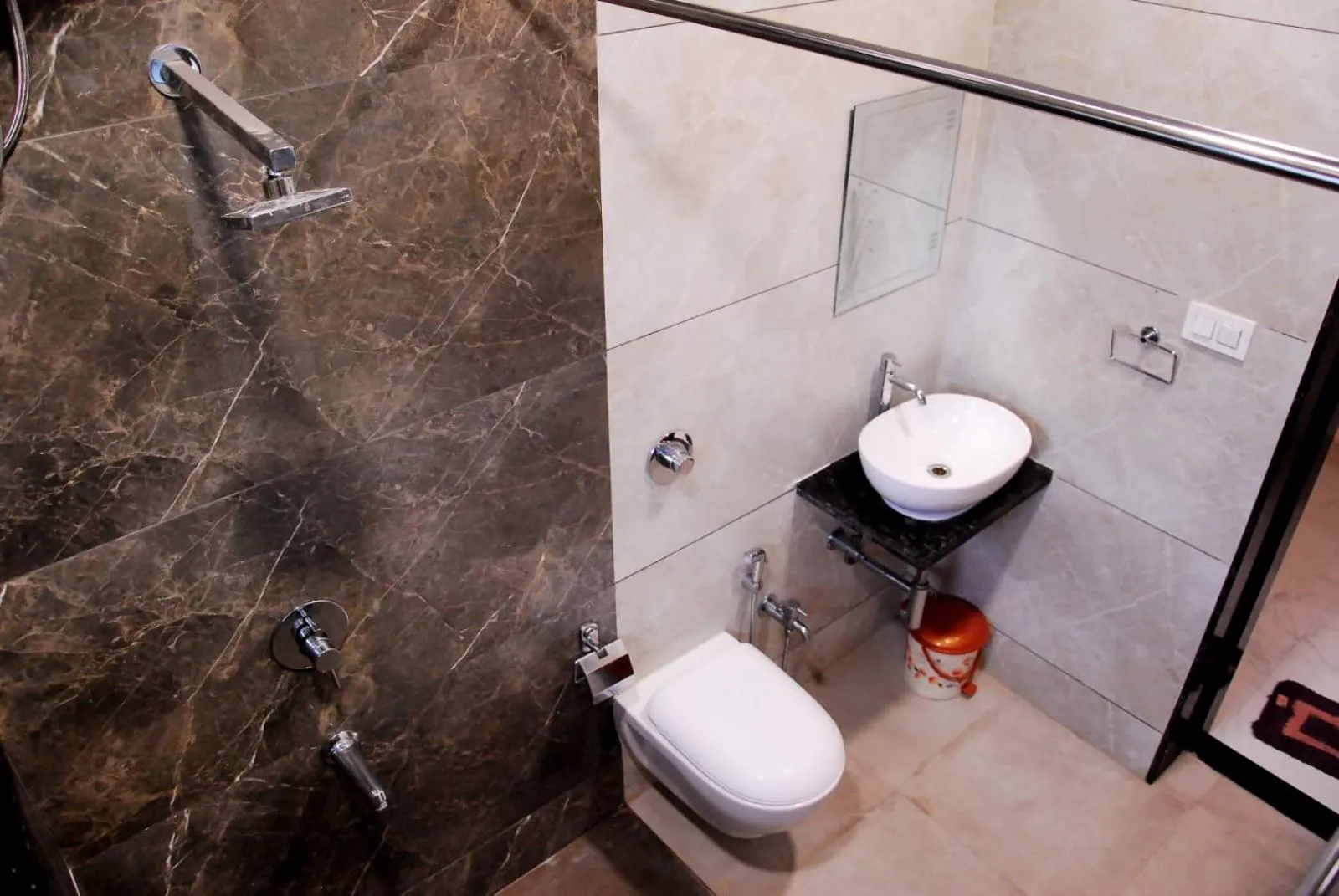 Shower in Hotel Wing Orbit