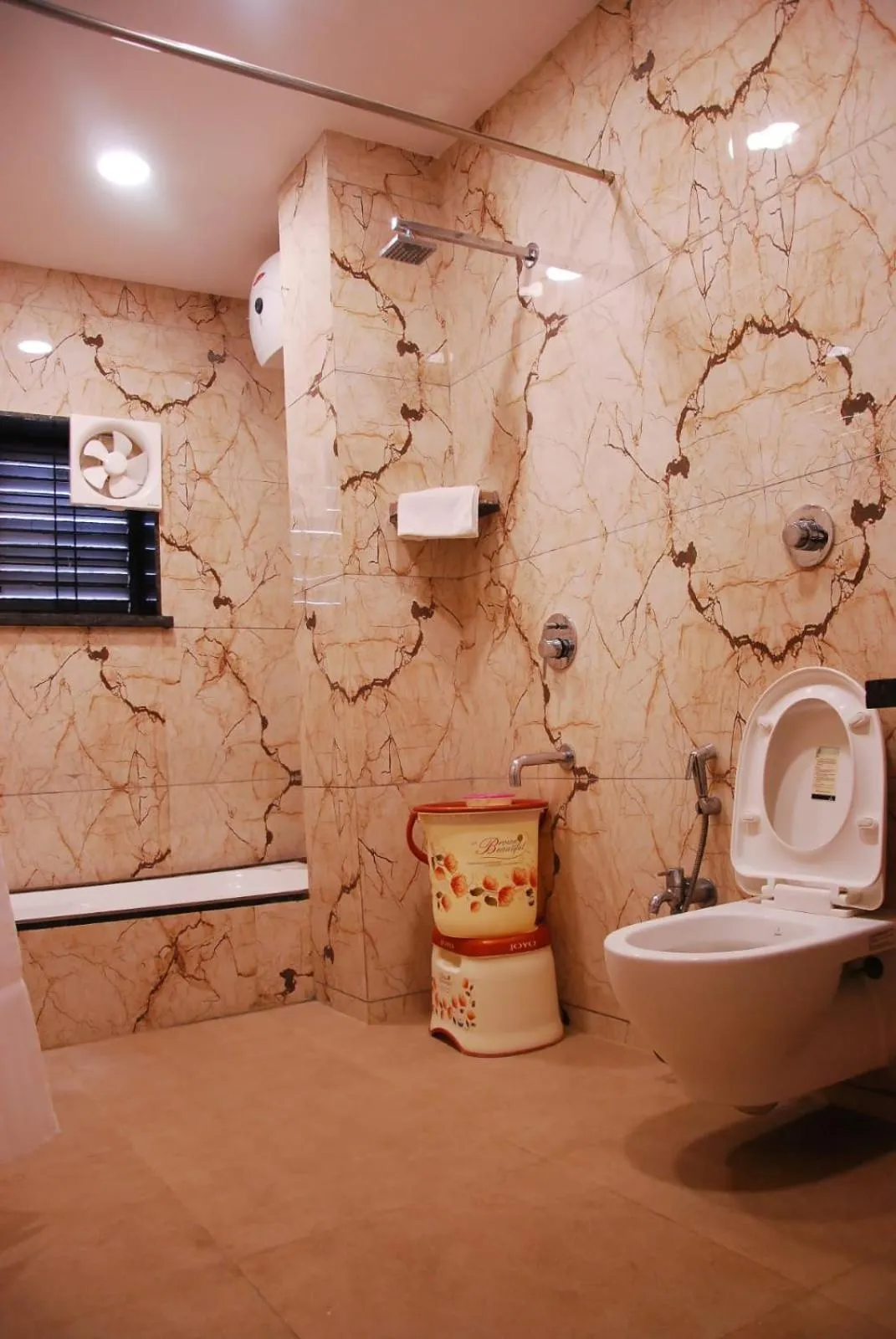 Shower in Hotel Wing Orbit