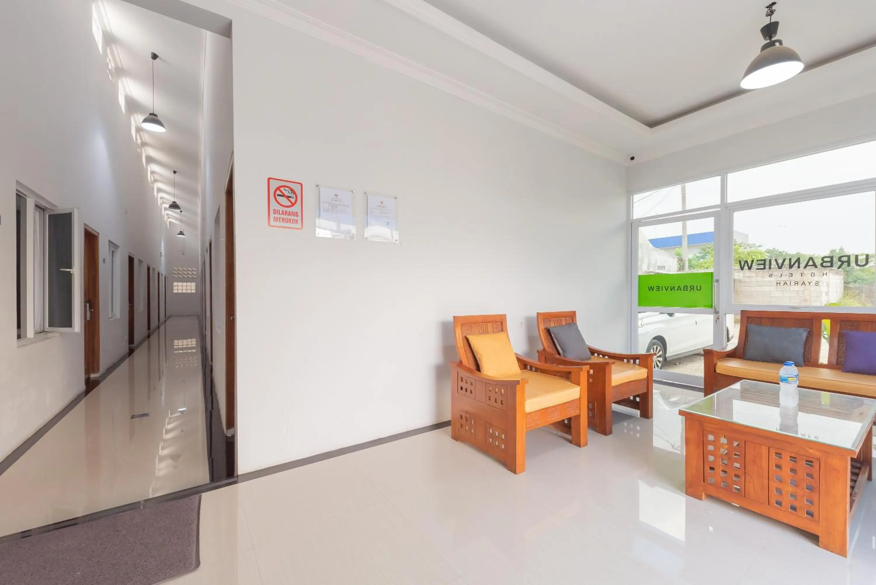Lobby or reception in UrbanView Hotel 3m Syariah