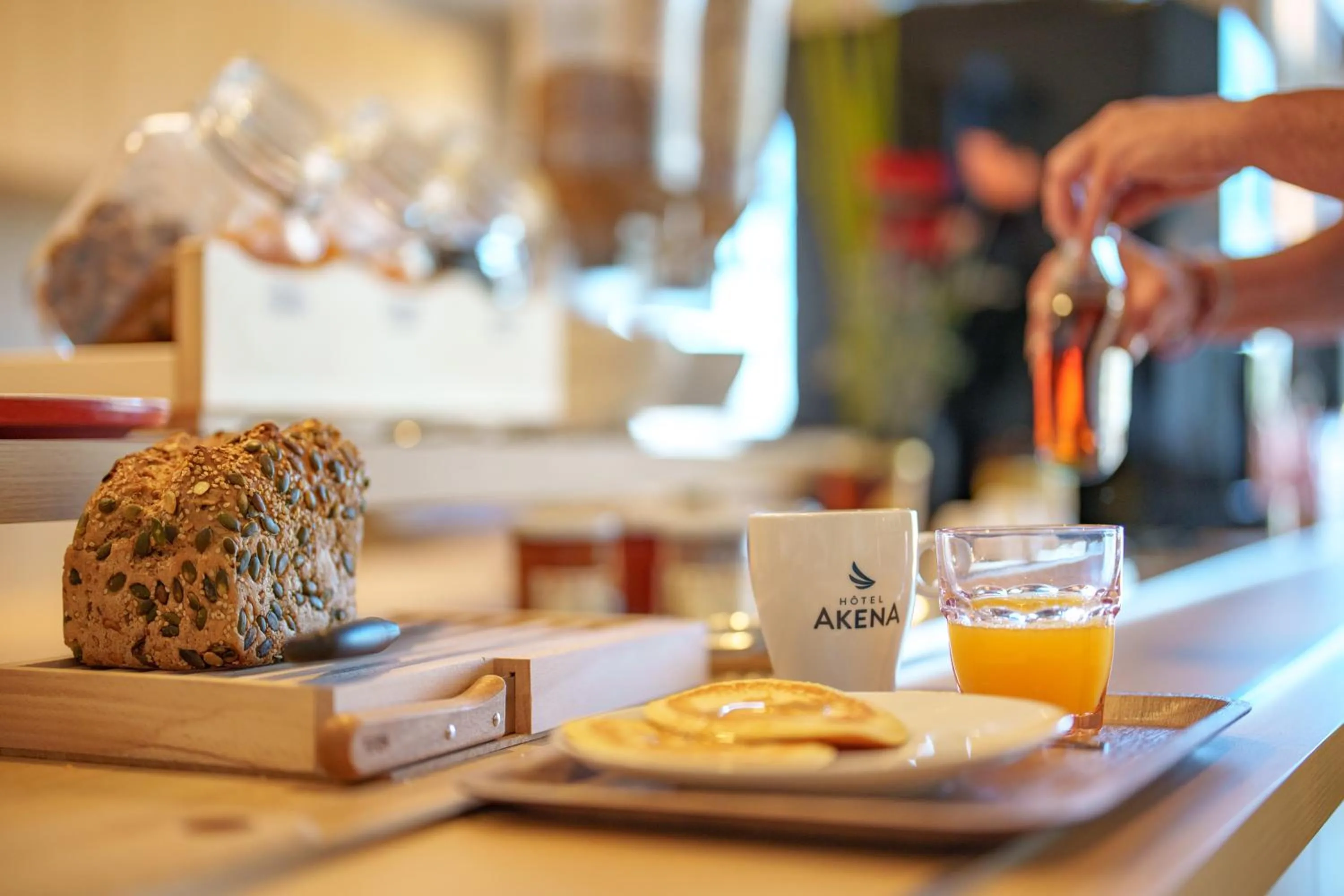 Breakfast in Hôtel AKENA Strasbourg - Hoerdt