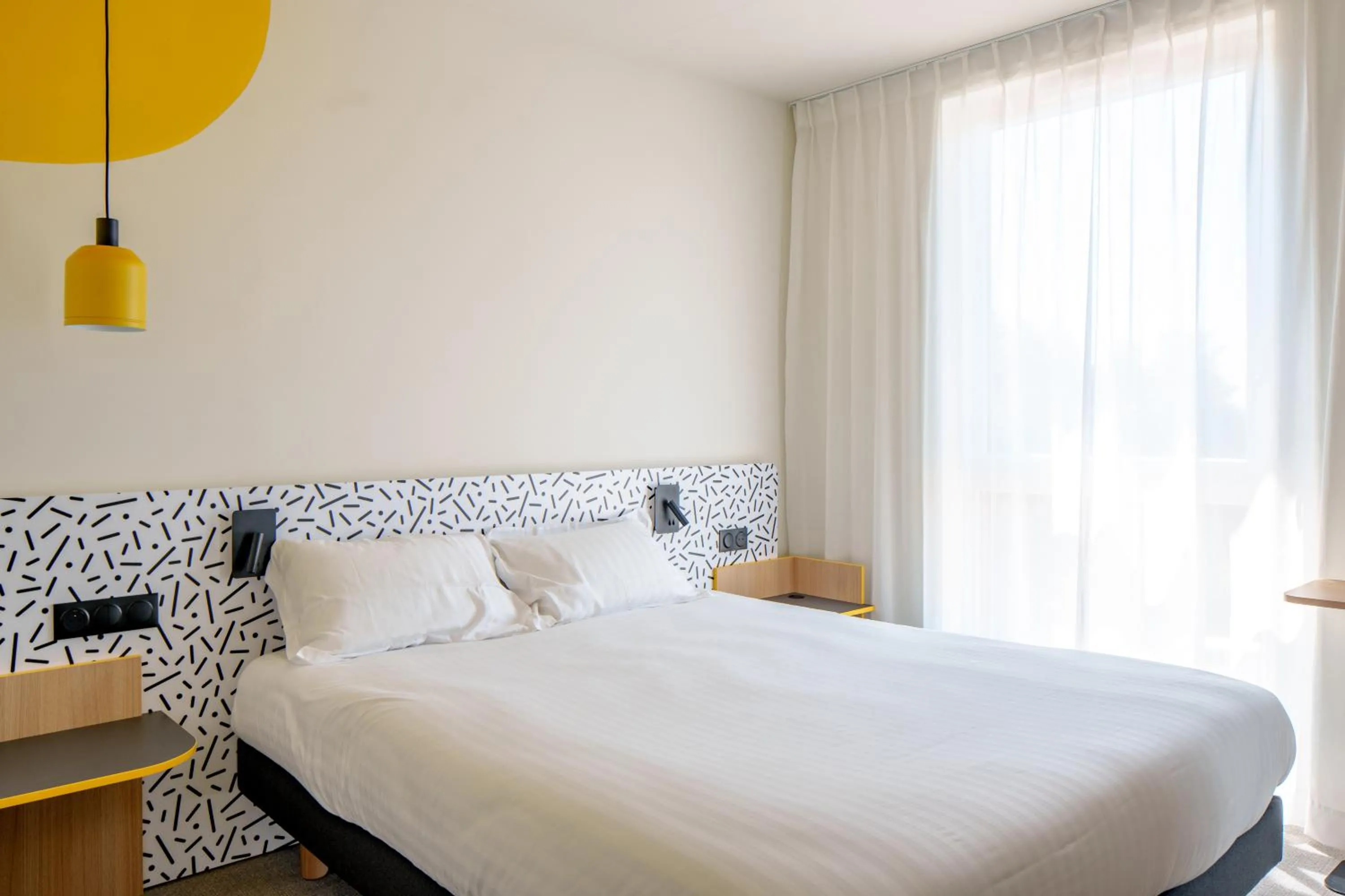 Bed in Hôtel AKENA Strasbourg - Hoerdt