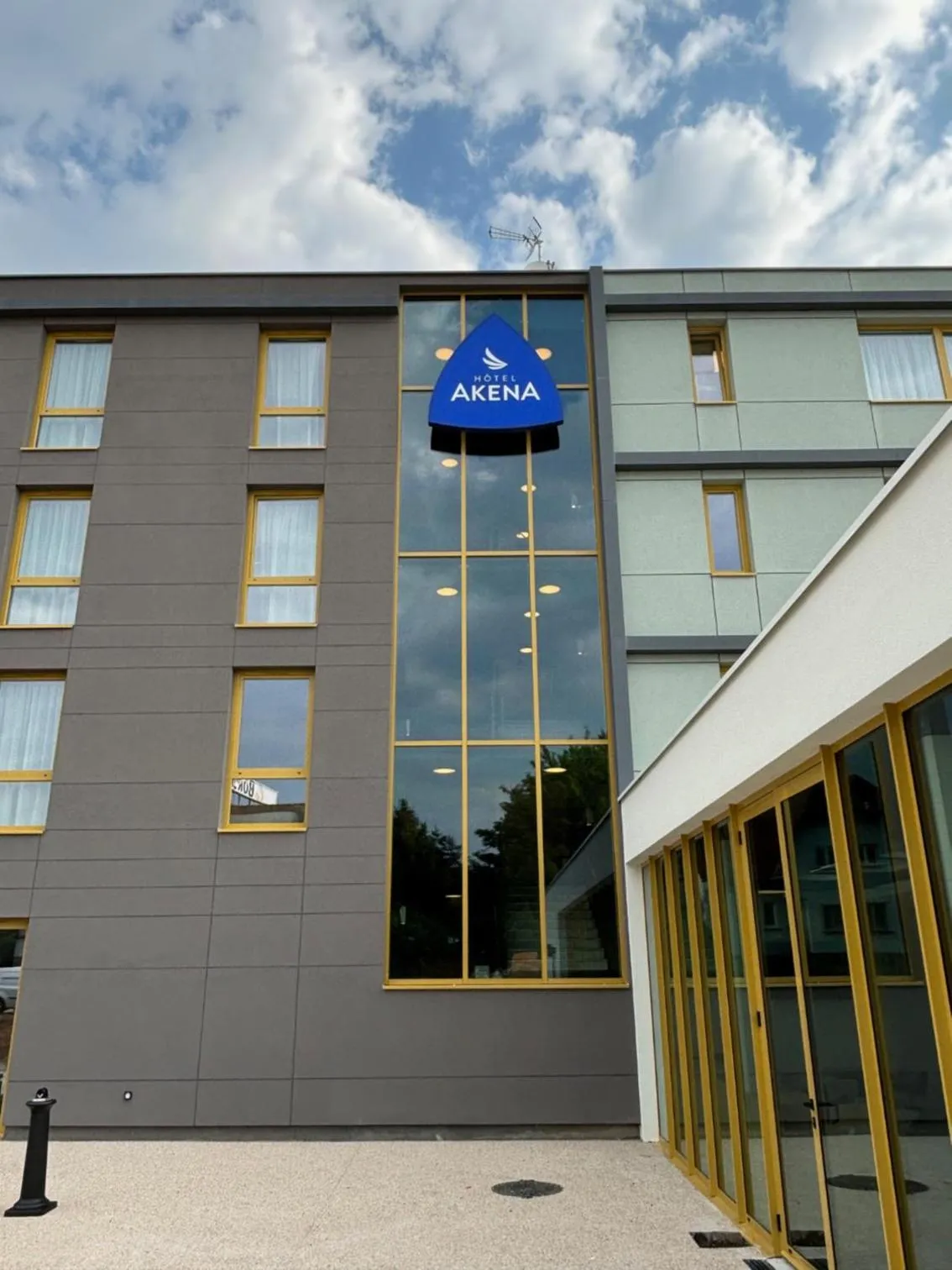 Property logo or sign in Hôtel AKENA Strasbourg - Hoerdt