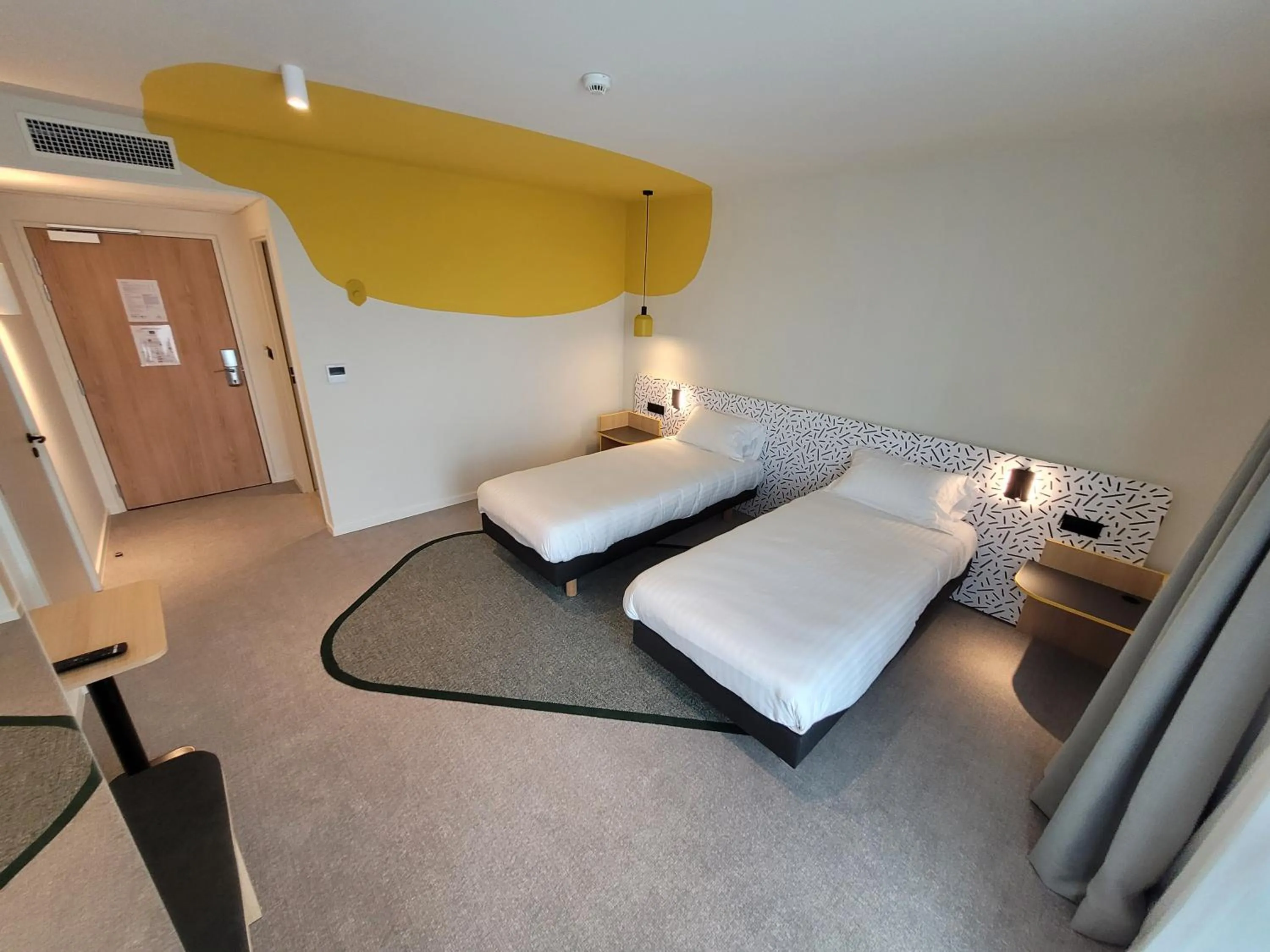 Bed in Hôtel AKENA Strasbourg - Hoerdt