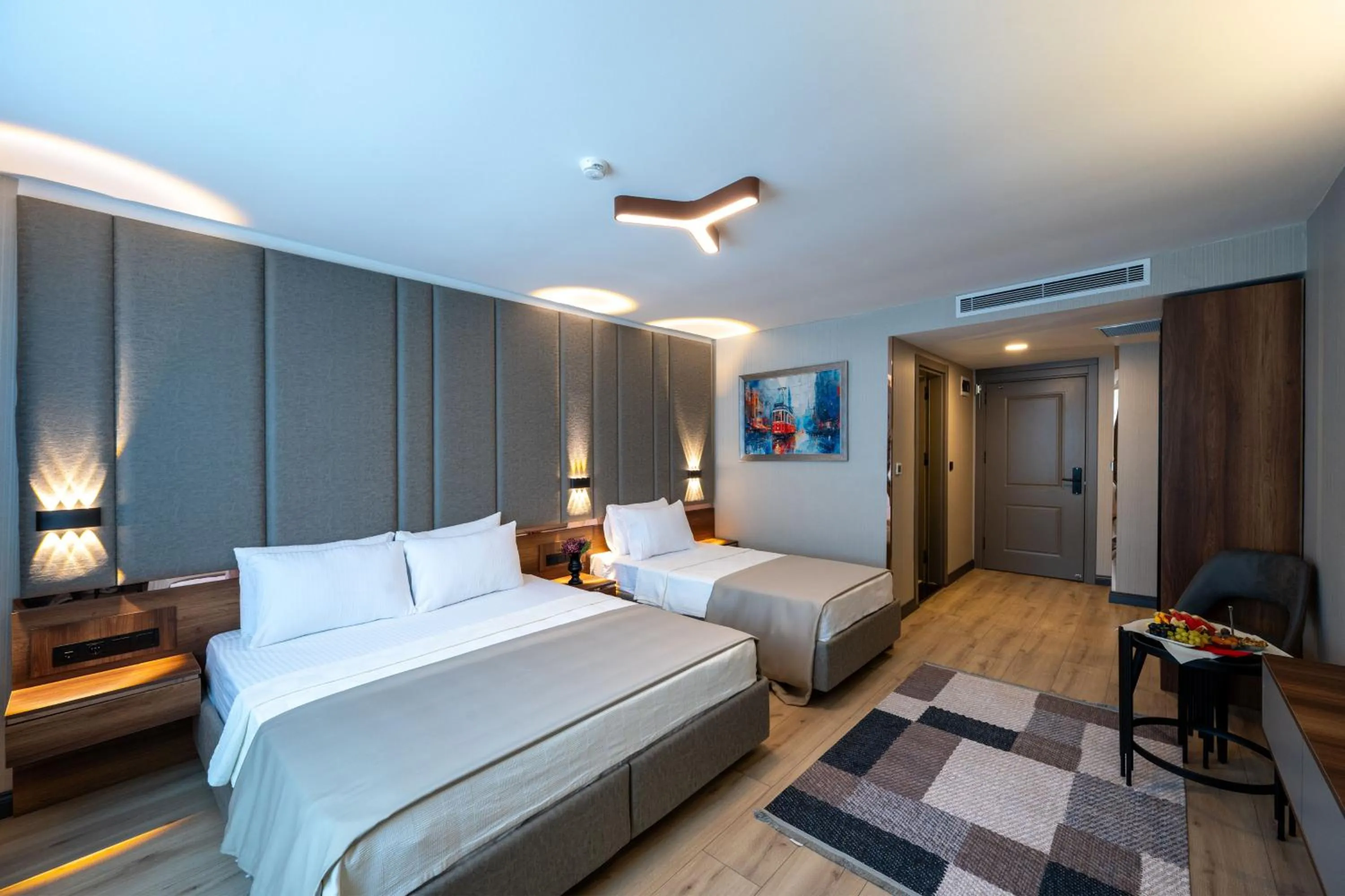 Photo of the whole room, Bed in Vess Hotel