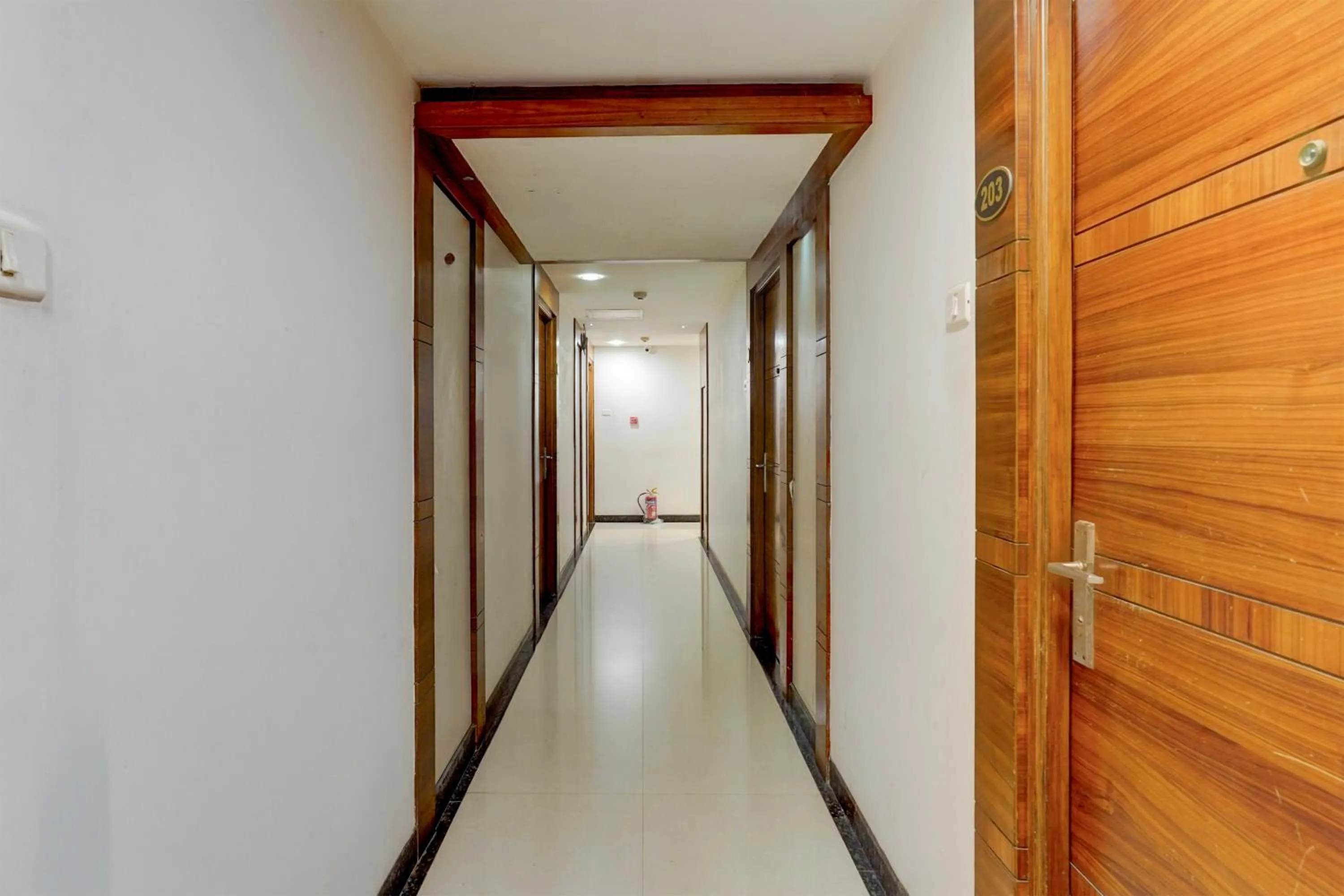 Lobby or reception in Super Townhouse Arcot Road Near Kauvery hospital