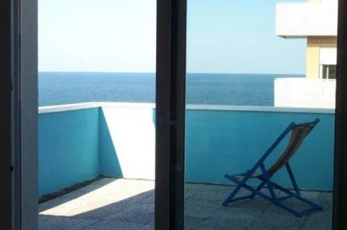 Day in Residence Beach Paradise