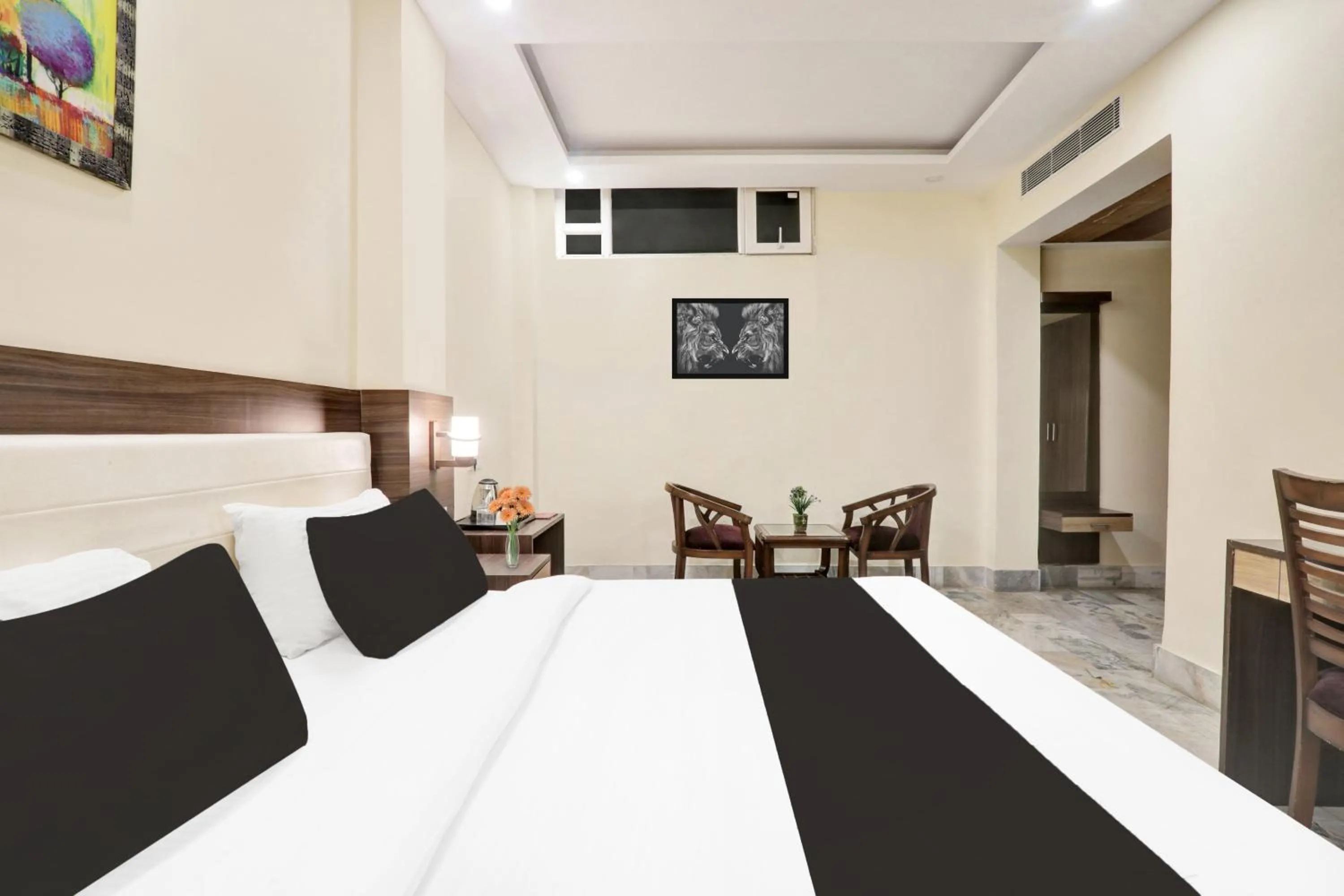 Bedroom, Bed in Super Townhouse Kankarbagh Formerly Kunwar Alcajars