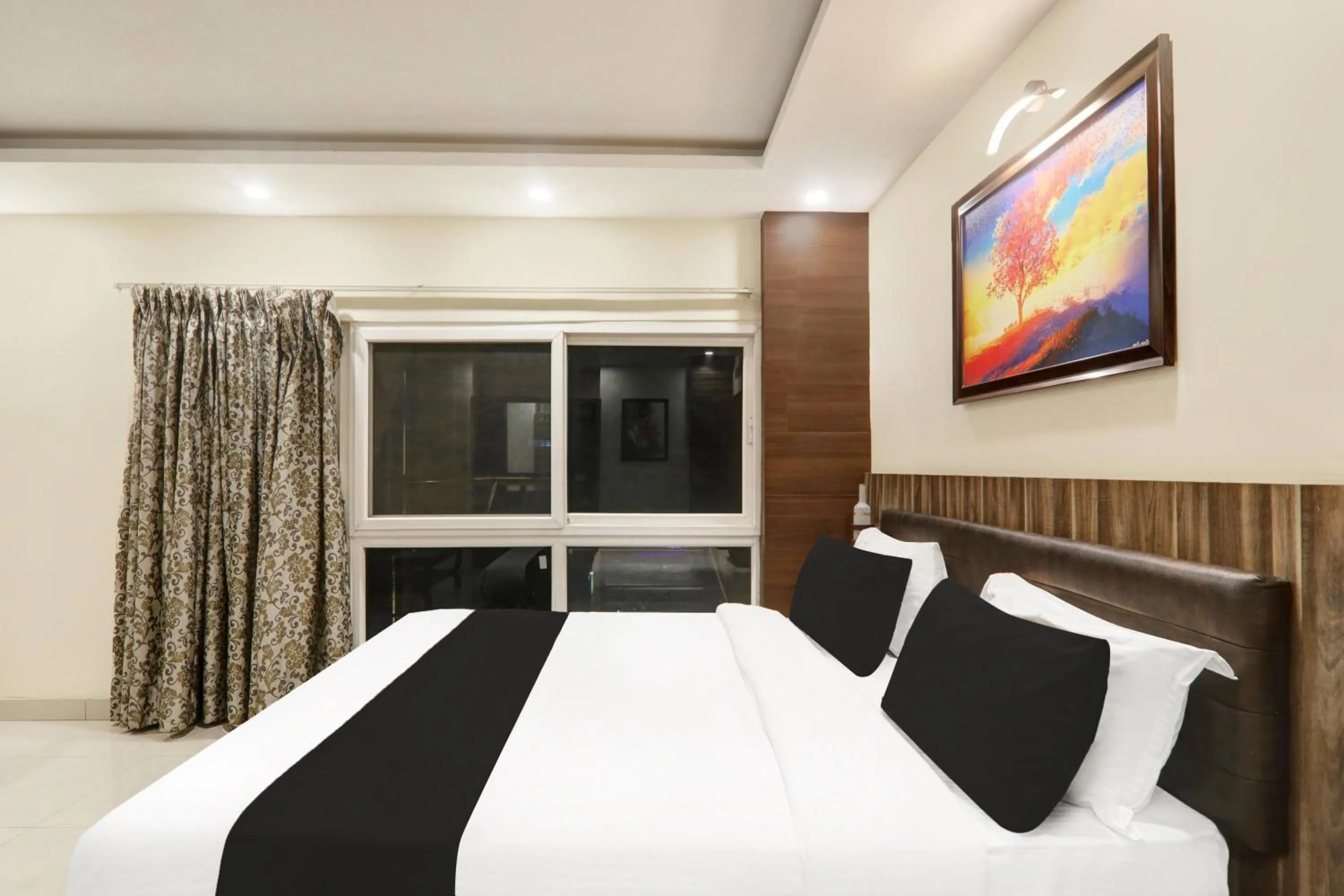 Bedroom, Bed in Super Townhouse Kankarbagh Formerly Kunwar Alcajars